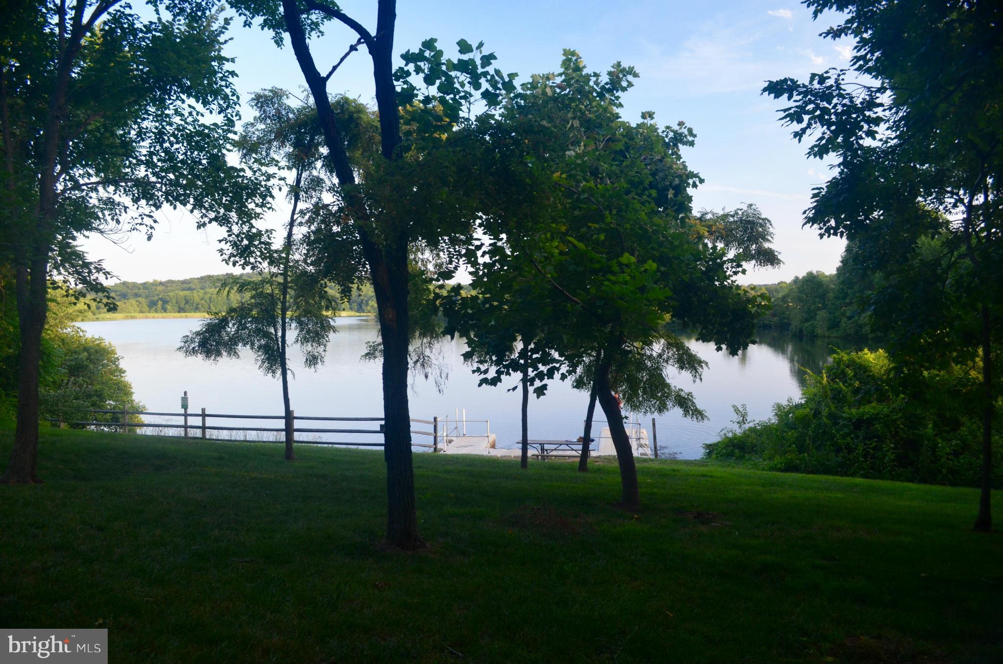 LAKE POINT - Residential