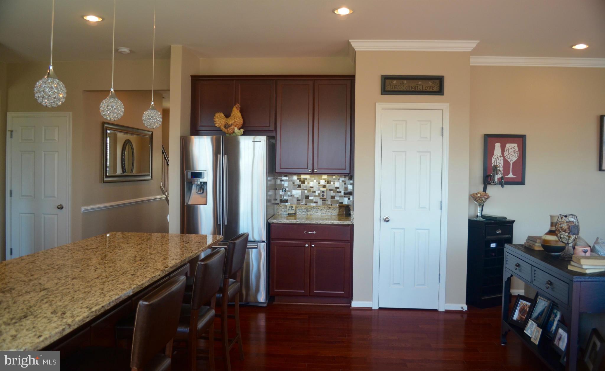 LAKE POINT - Residential