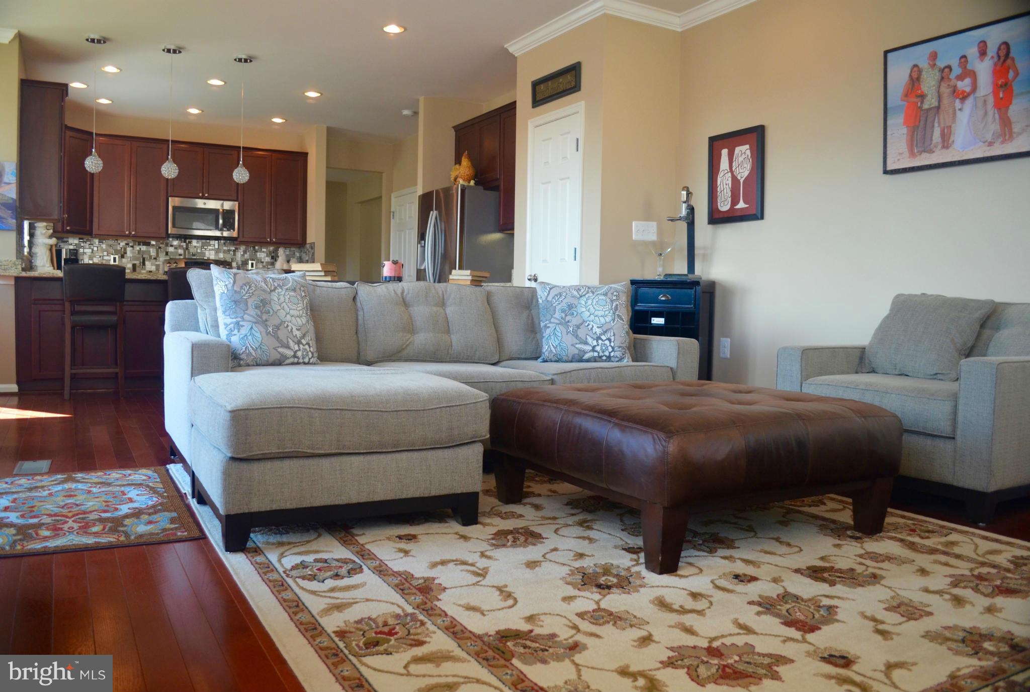 LAKE POINT - Residential