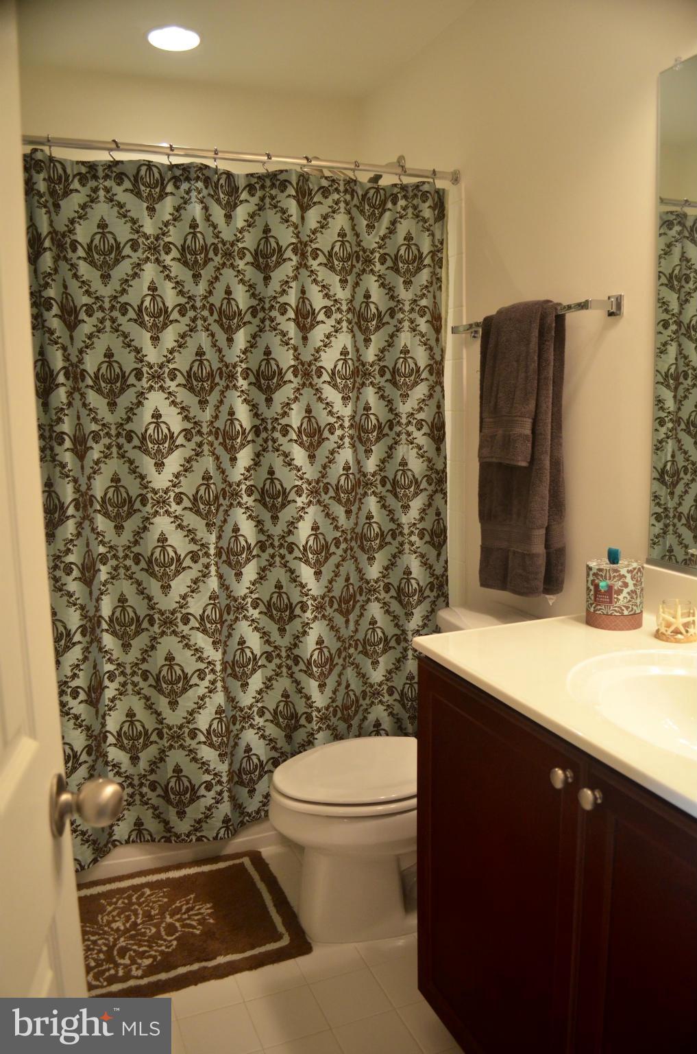 LAKE POINT - Residential