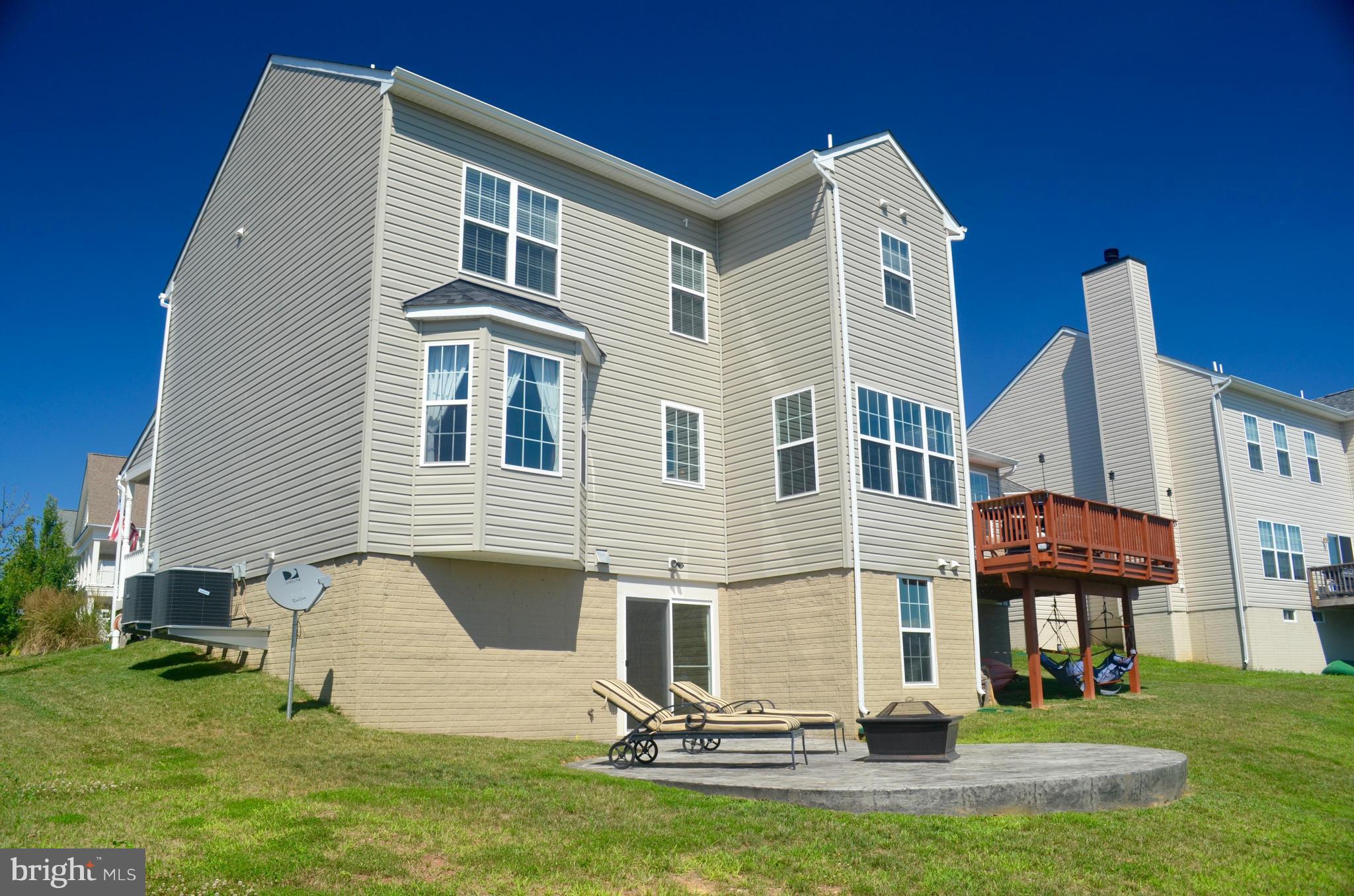 LAKE POINT - Residential