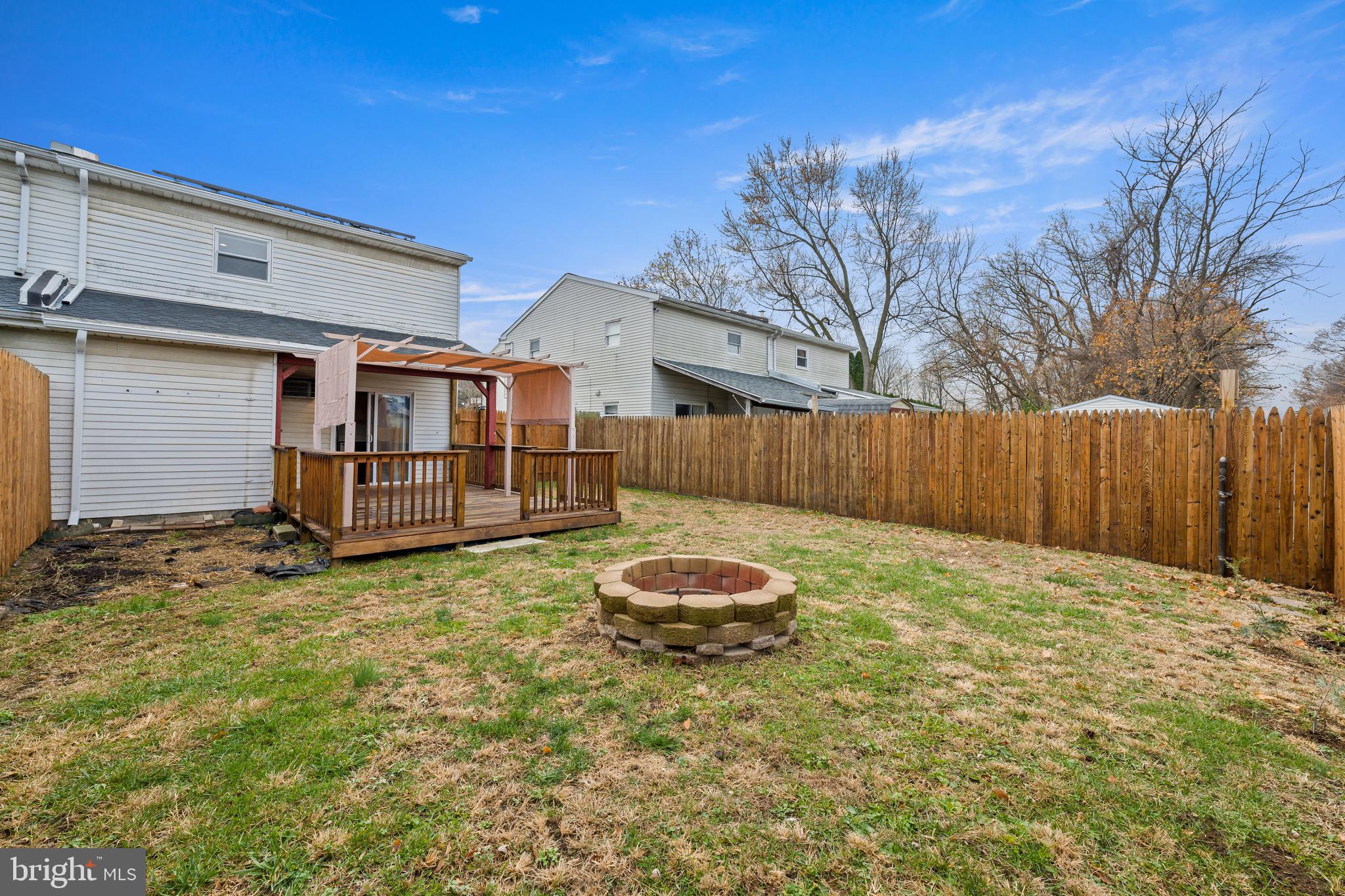 LOCKRIDGE VILLAGE - Residential Lease