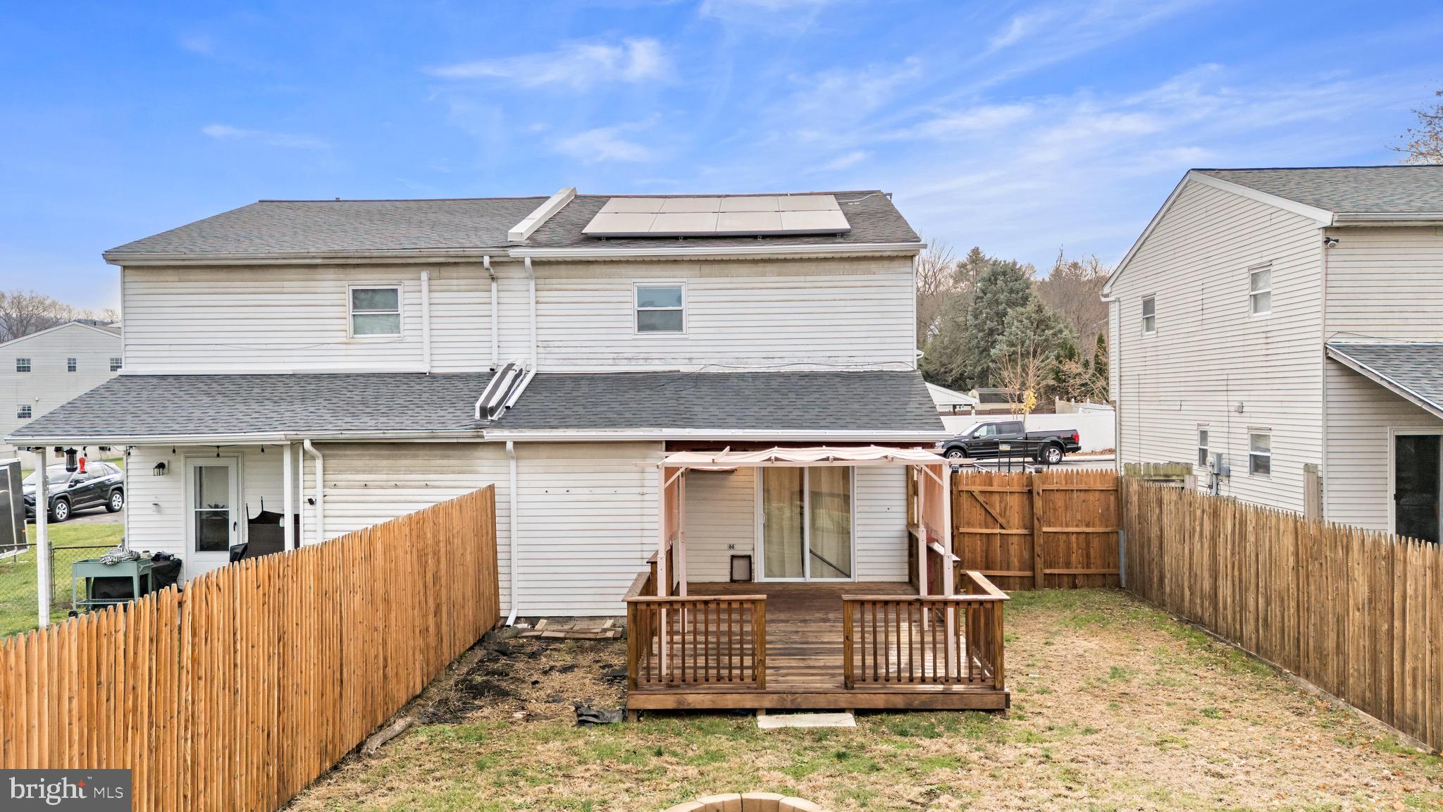 LOCKRIDGE VILLAGE - Residential Lease