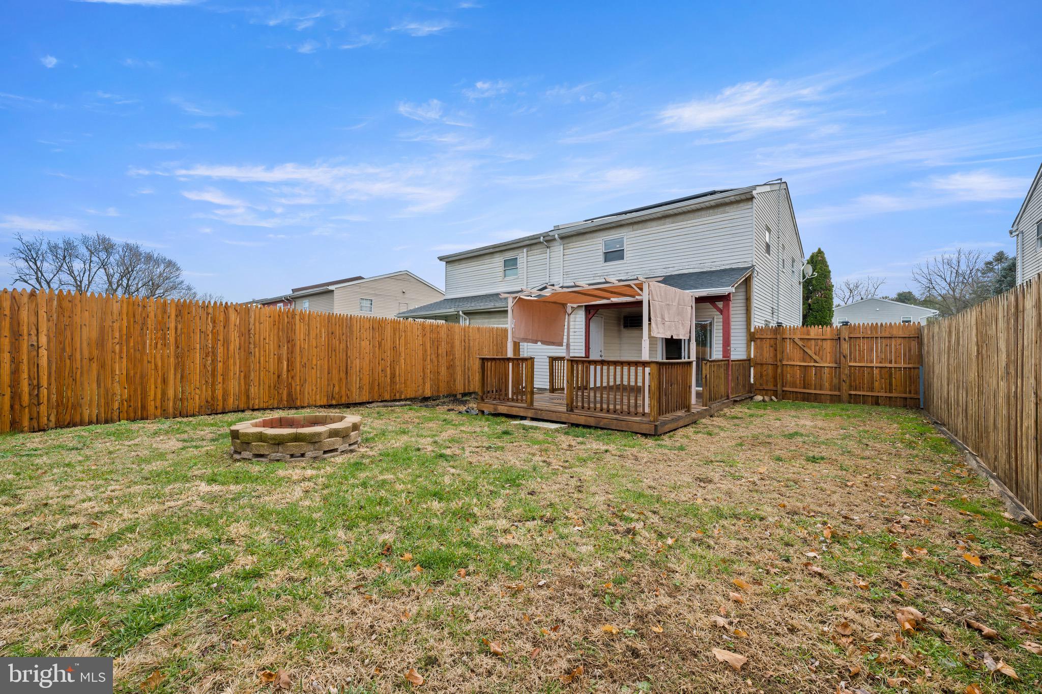 LOCKRIDGE VILLAGE - Residential Lease