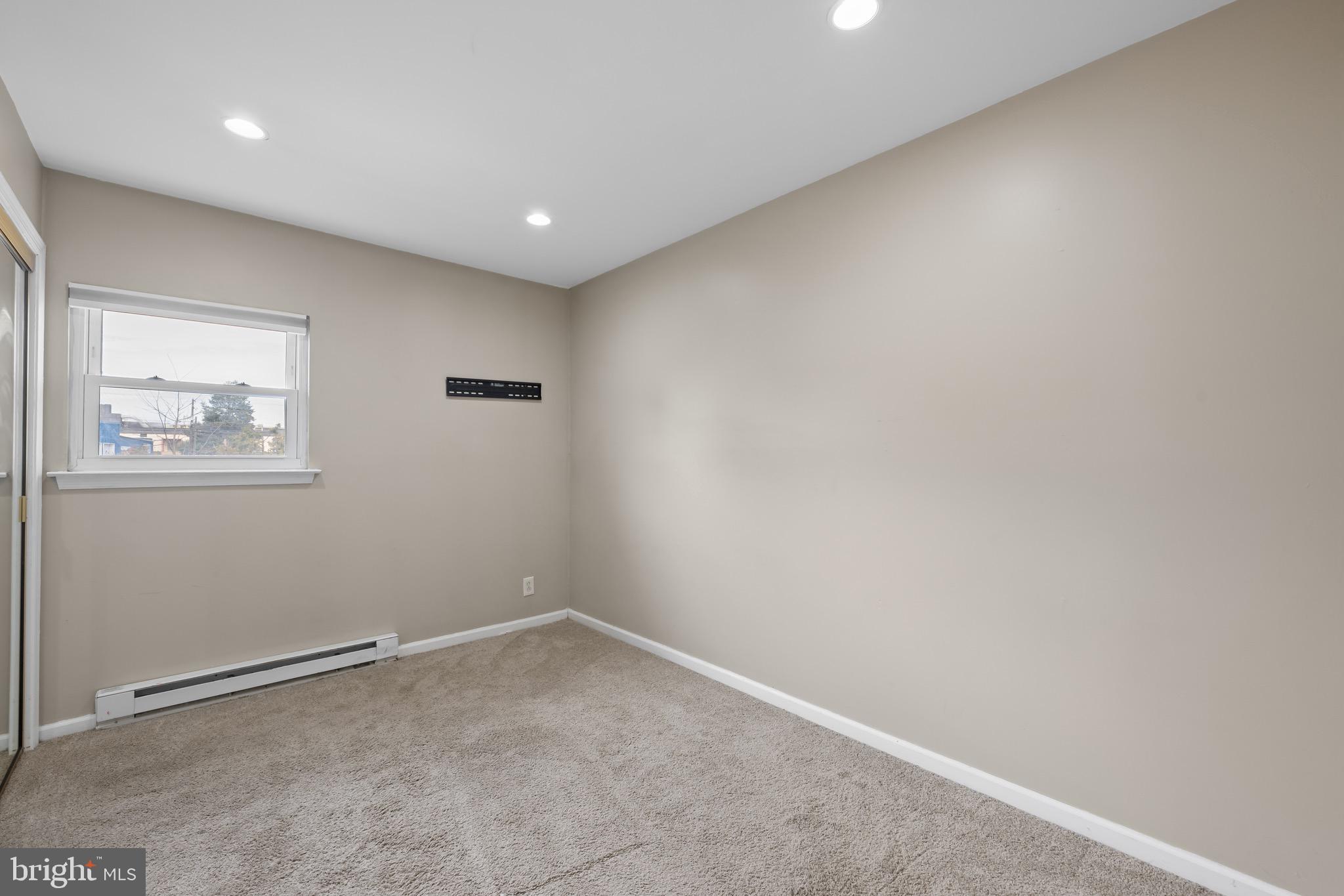 LOCKRIDGE VILLAGE - Residential Lease