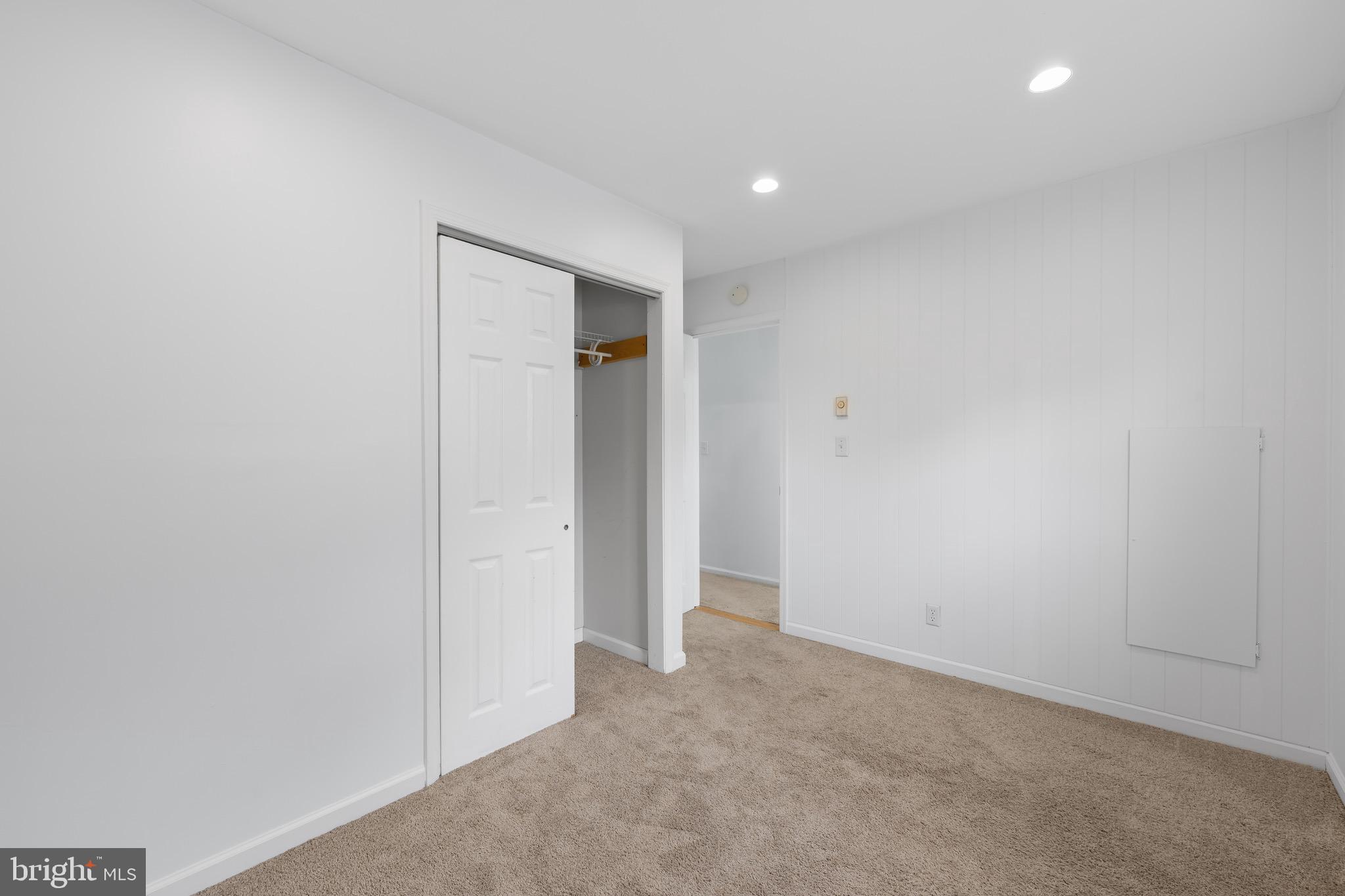 LOCKRIDGE VILLAGE - Residential Lease