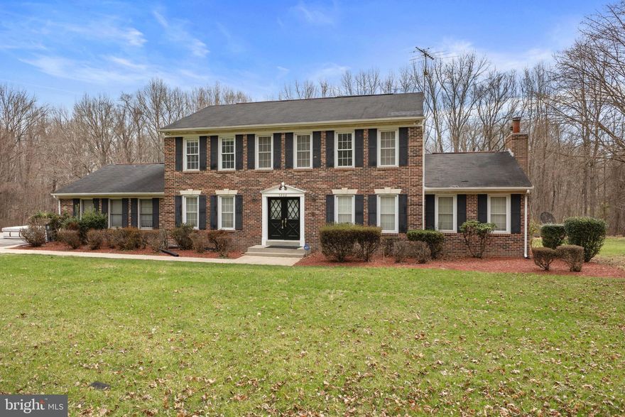 Nestled in the prestigious Federal Springs Estates, this massive sized home offers the perfect blend of space, privacy, and potential—all situated on over 2 acres of land.
From the moment you arrive, you’ll be wowed by the elongated double driveway, capable of holding up to 20 vehicles—ideal for large gatherings, car enthusiasts, or multigenerational living. Need even more? The home includes a main-level 2-car garage plus a lower-level garage that fits 2 additional vehicles.
Inside, the home has been freshly painted and is in good condition, with plenty of space and charm, although some areas may feel slightly dated. The property also includes a pool, adding to the home’s entertainment potential. Both the home and pool are being sold As-Is.