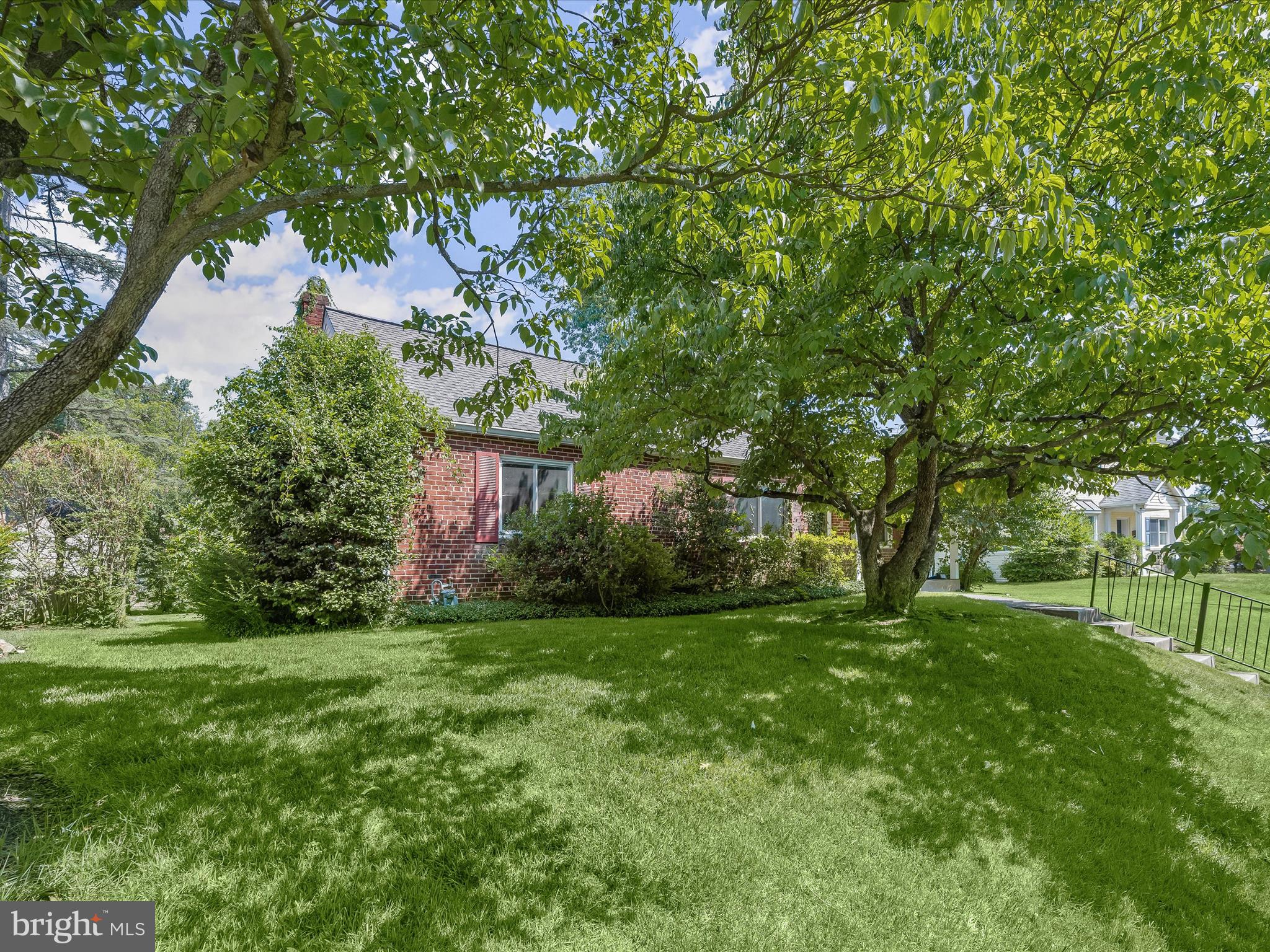 KENSINGTON ESTATES - Residential