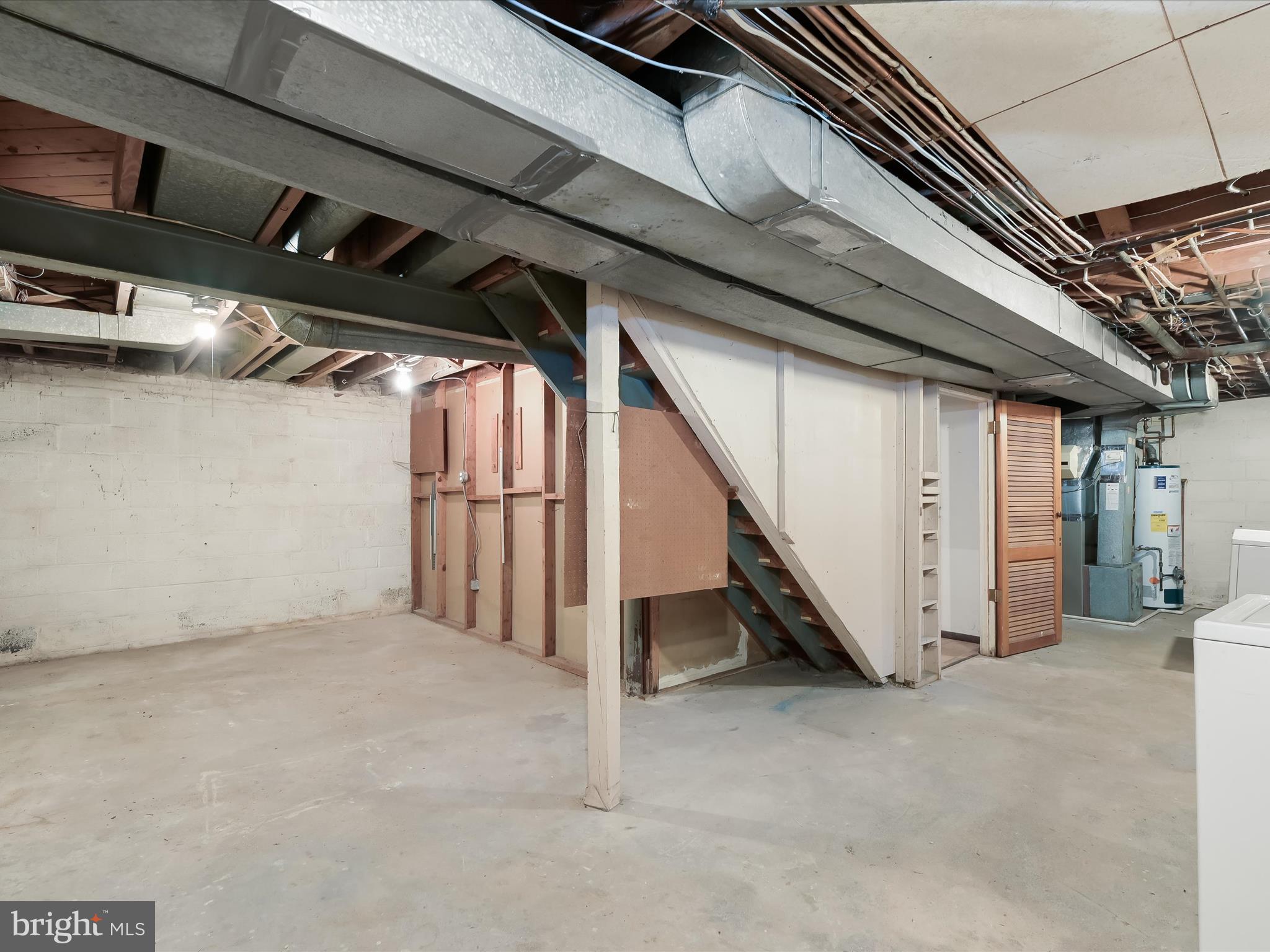 KENSINGTON ESTATES - Residential