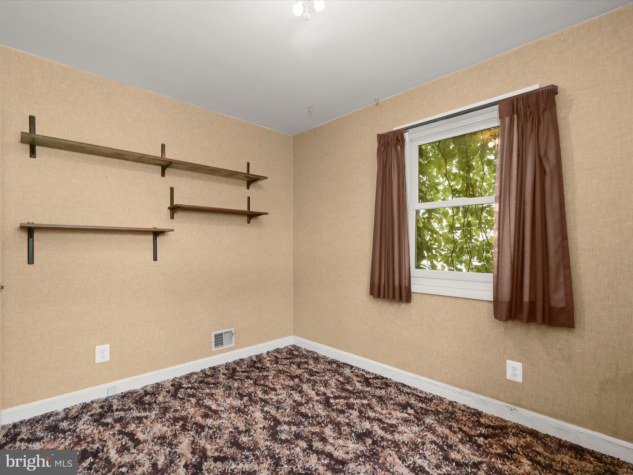 KENSINGTON ESTATES - Residential