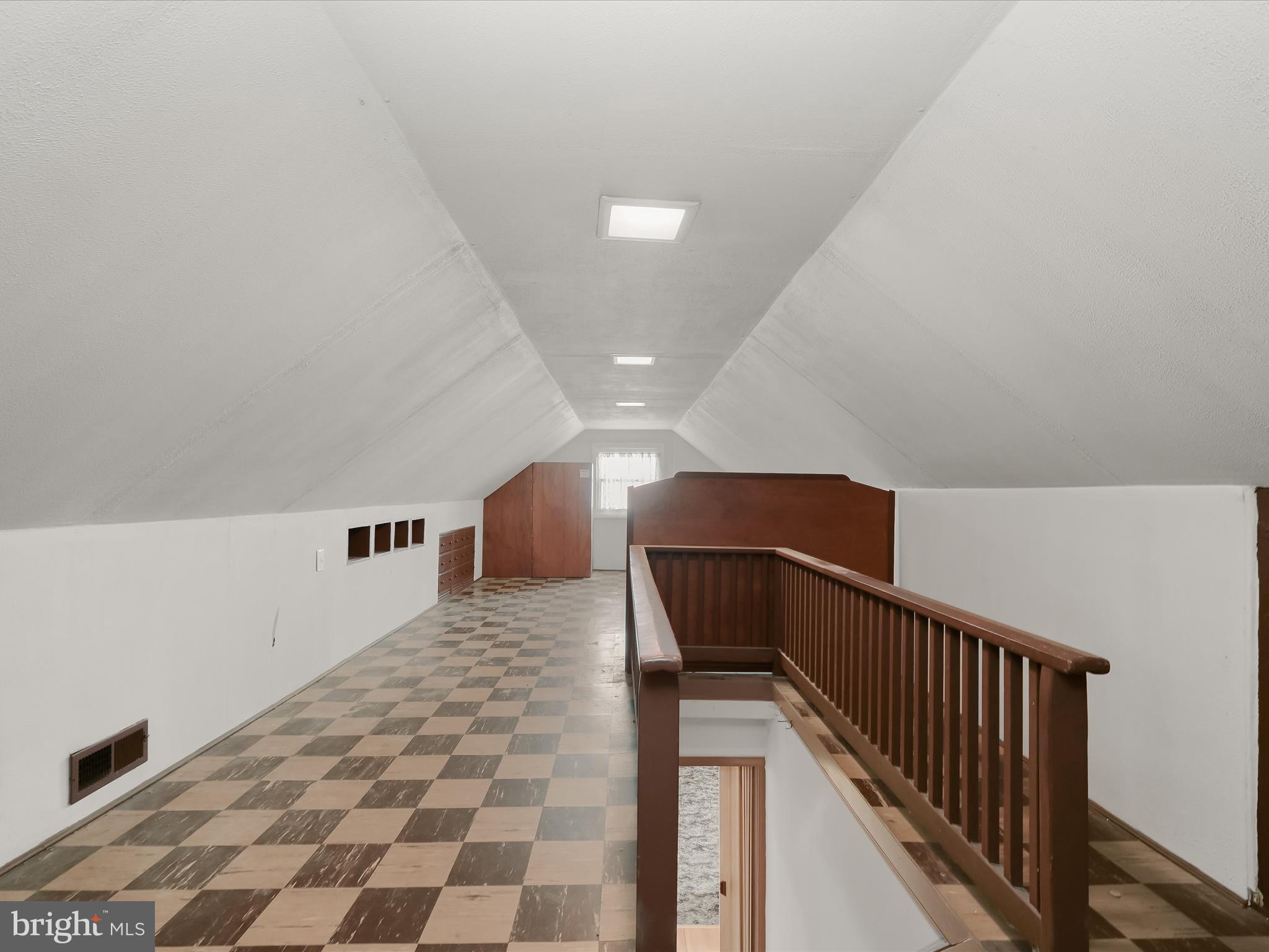 KENSINGTON ESTATES - Residential