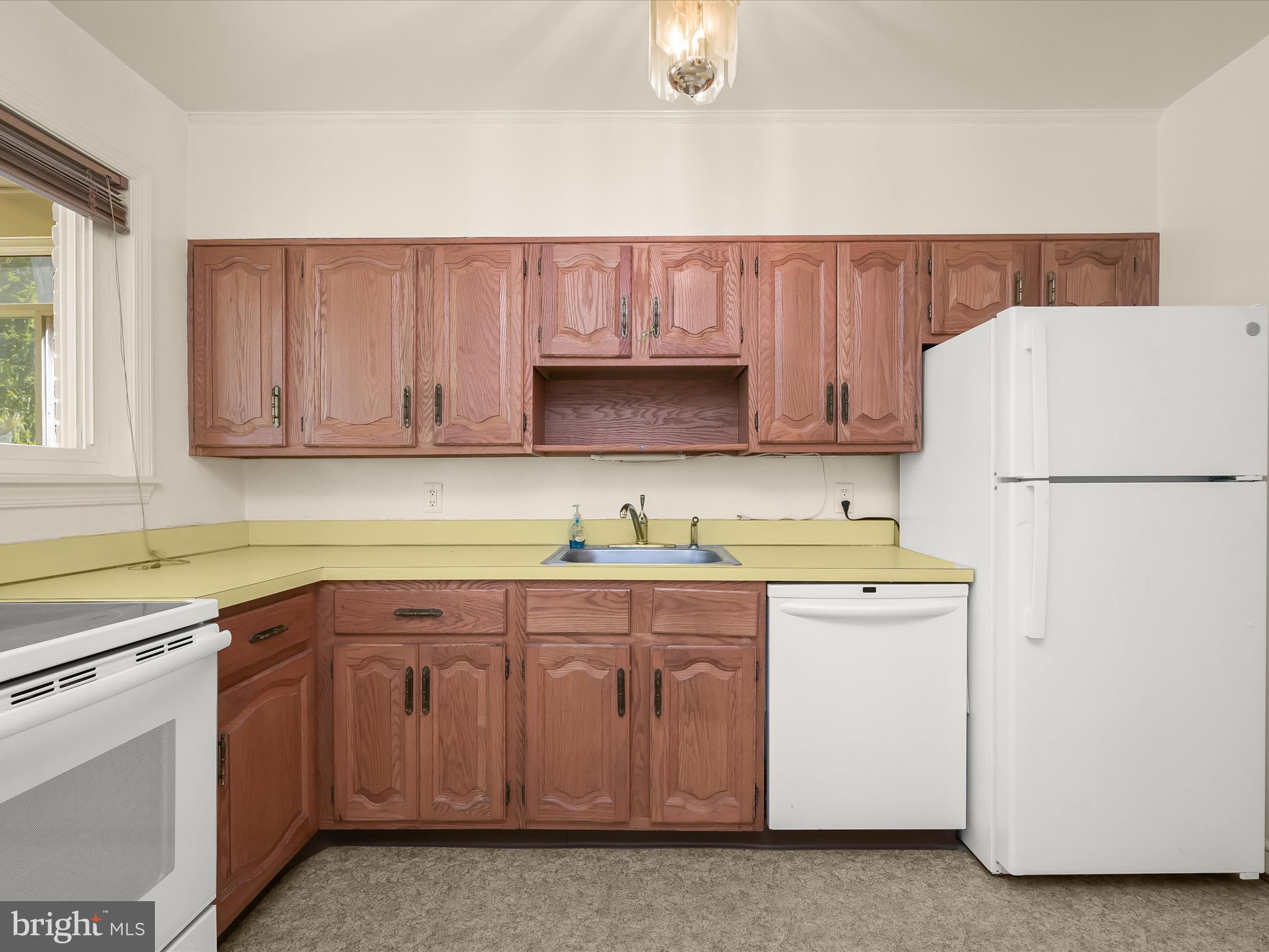 KENSINGTON ESTATES - Residential