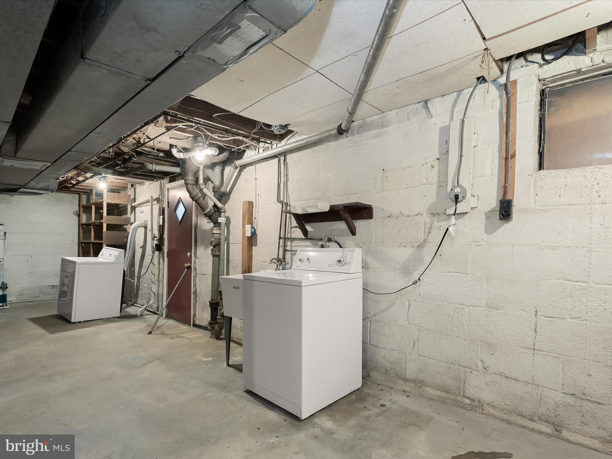 KENSINGTON ESTATES - Residential