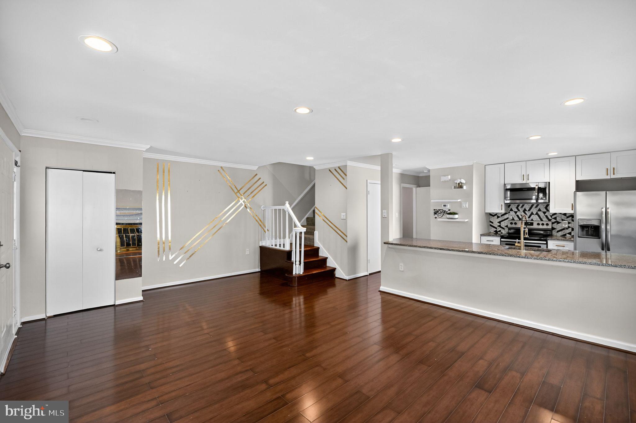 LAKE RIDGE - Residential