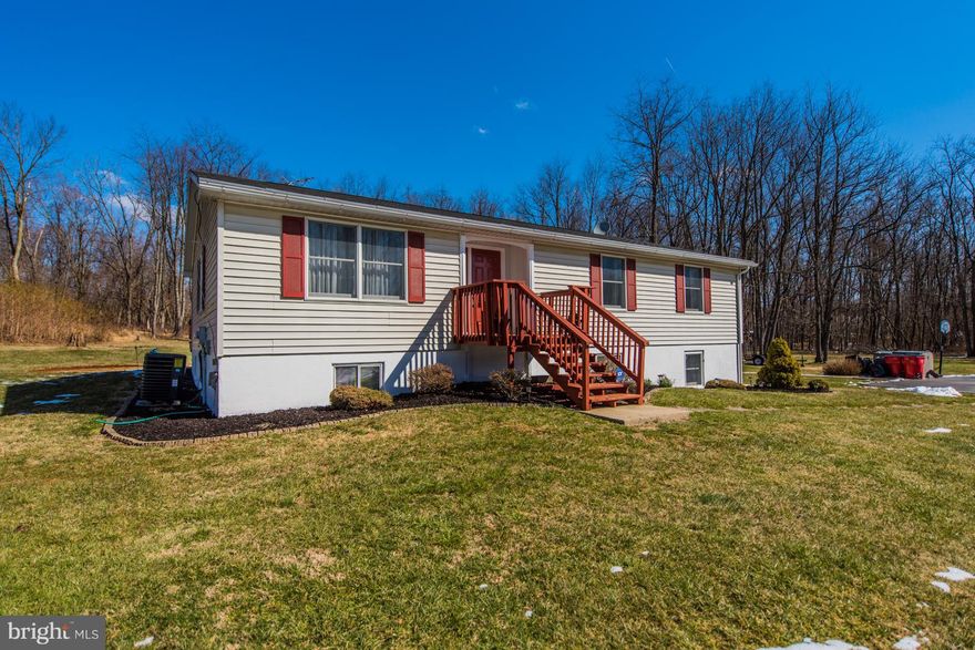 Wonderful opportunity to be in the Jefferson High school district! Great Foremost home with 3 beds upstairs and 1 down. Large 3 acre private lot in desired Shiloh Subdivision. Horses allowed! Gleaming hardwood floors, remodeled kitchen to include island and lots of cabinetry! Sep. dining room overlooking private backyard, large deck, storage shed, full basement with 3 pc rough in, whole house fan.