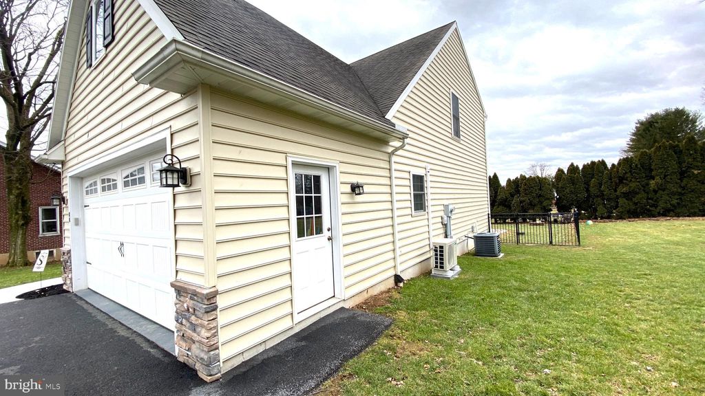 Photo of 24 N PENN ST, MANHEIM, PA 17545 (MLS # PALA2029992)