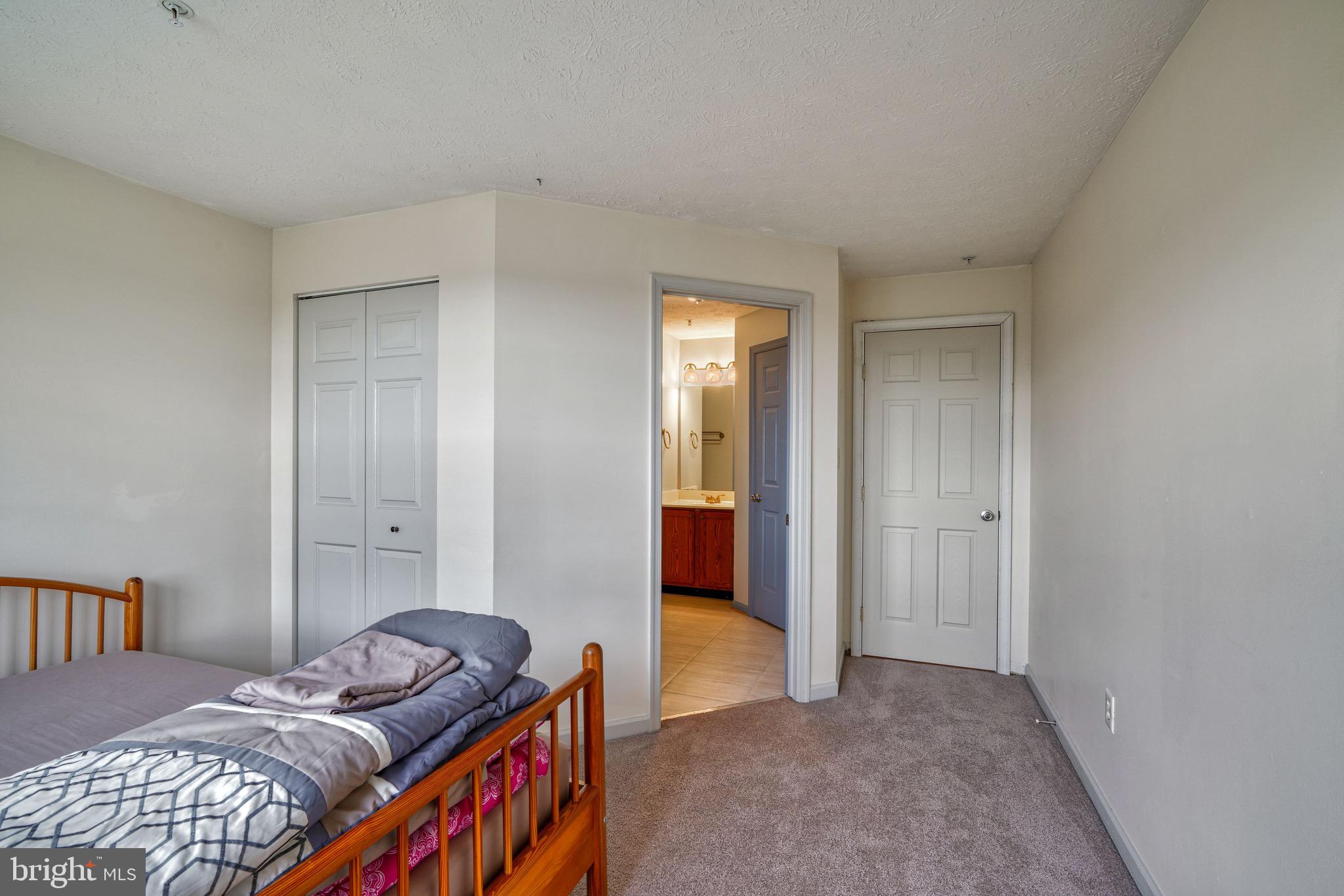 CHESTNUT GABLE - Residential