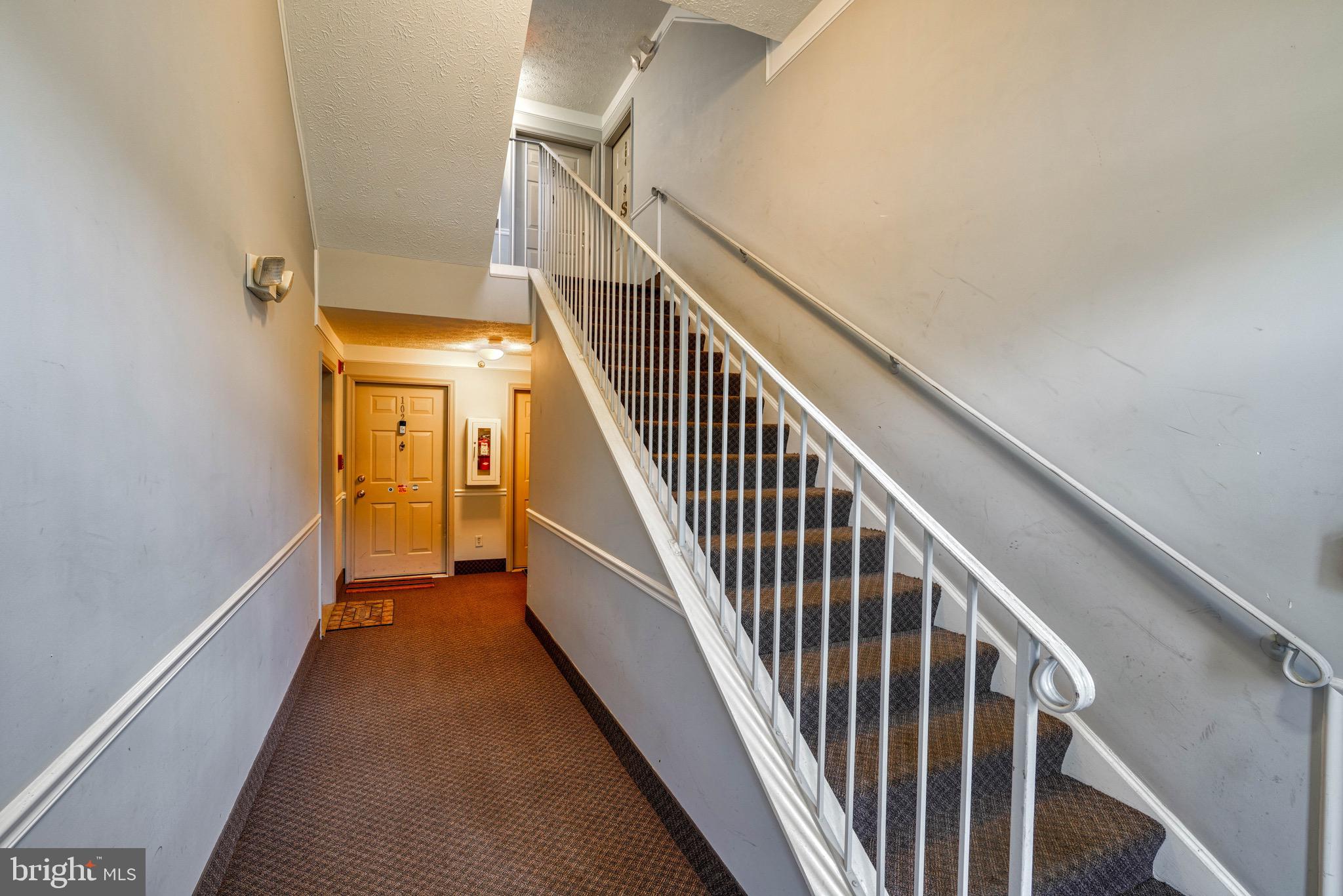 CHESTNUT GABLE - Residential