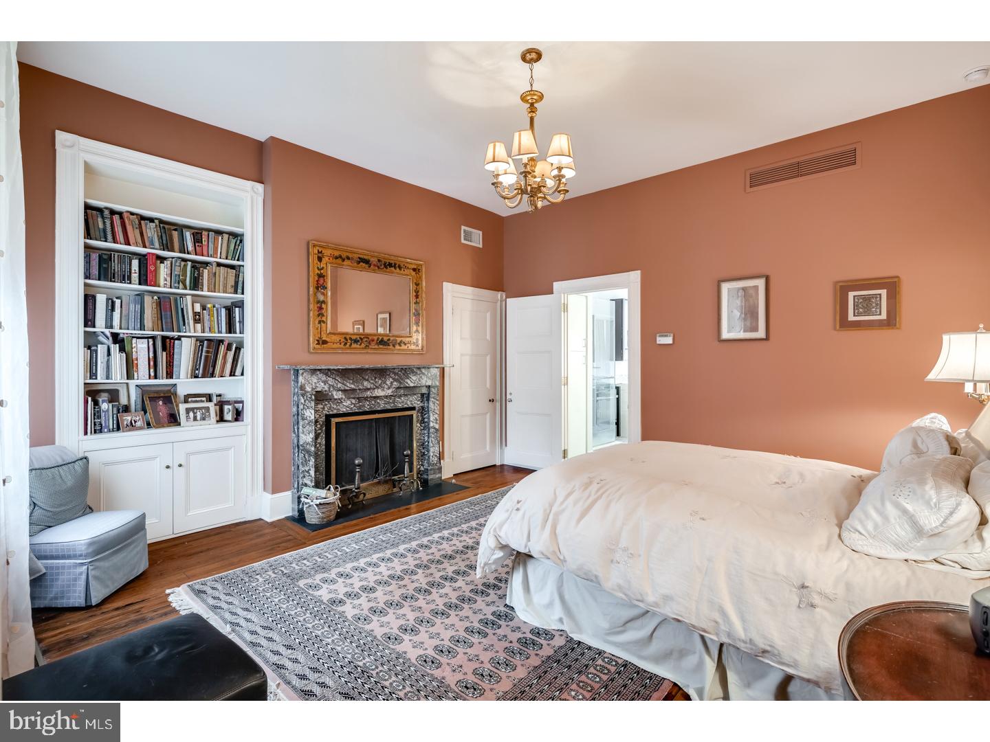 SOCIETY HILL - Residential