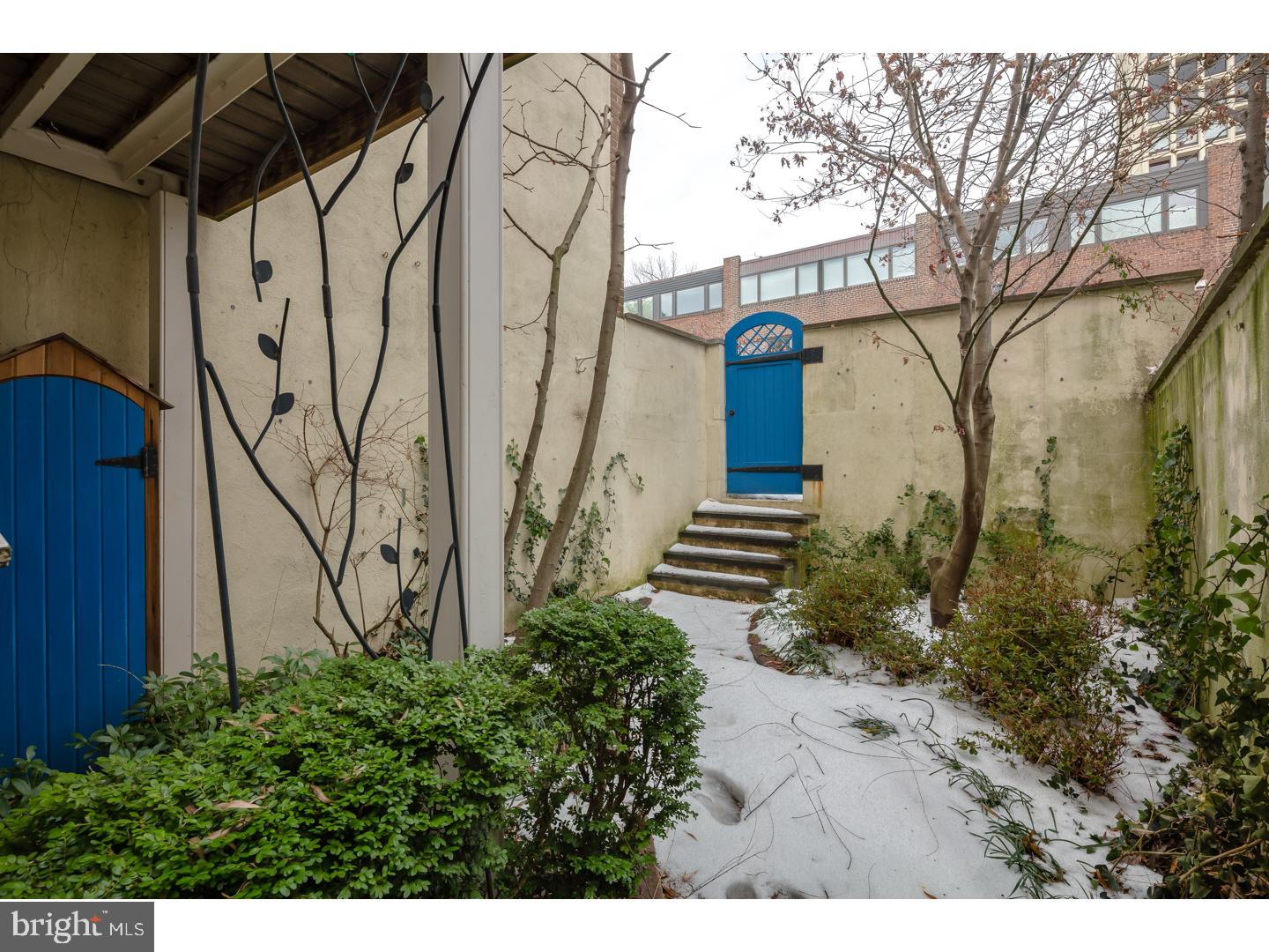 SOCIETY HILL - Residential