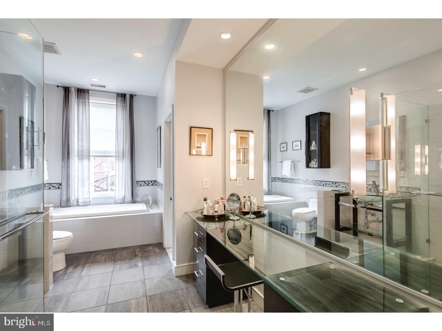 SOCIETY HILL - Residential