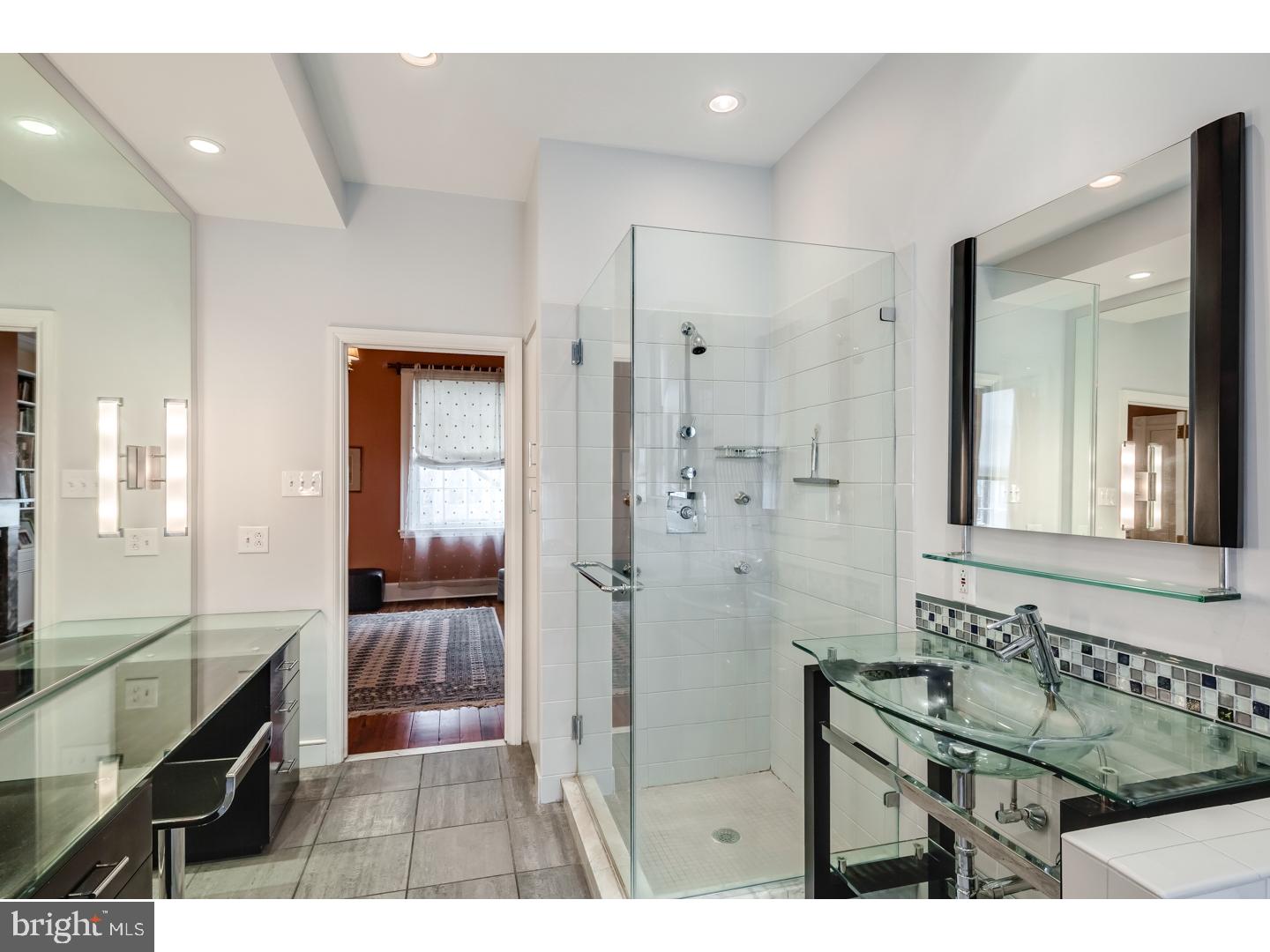 SOCIETY HILL - Residential