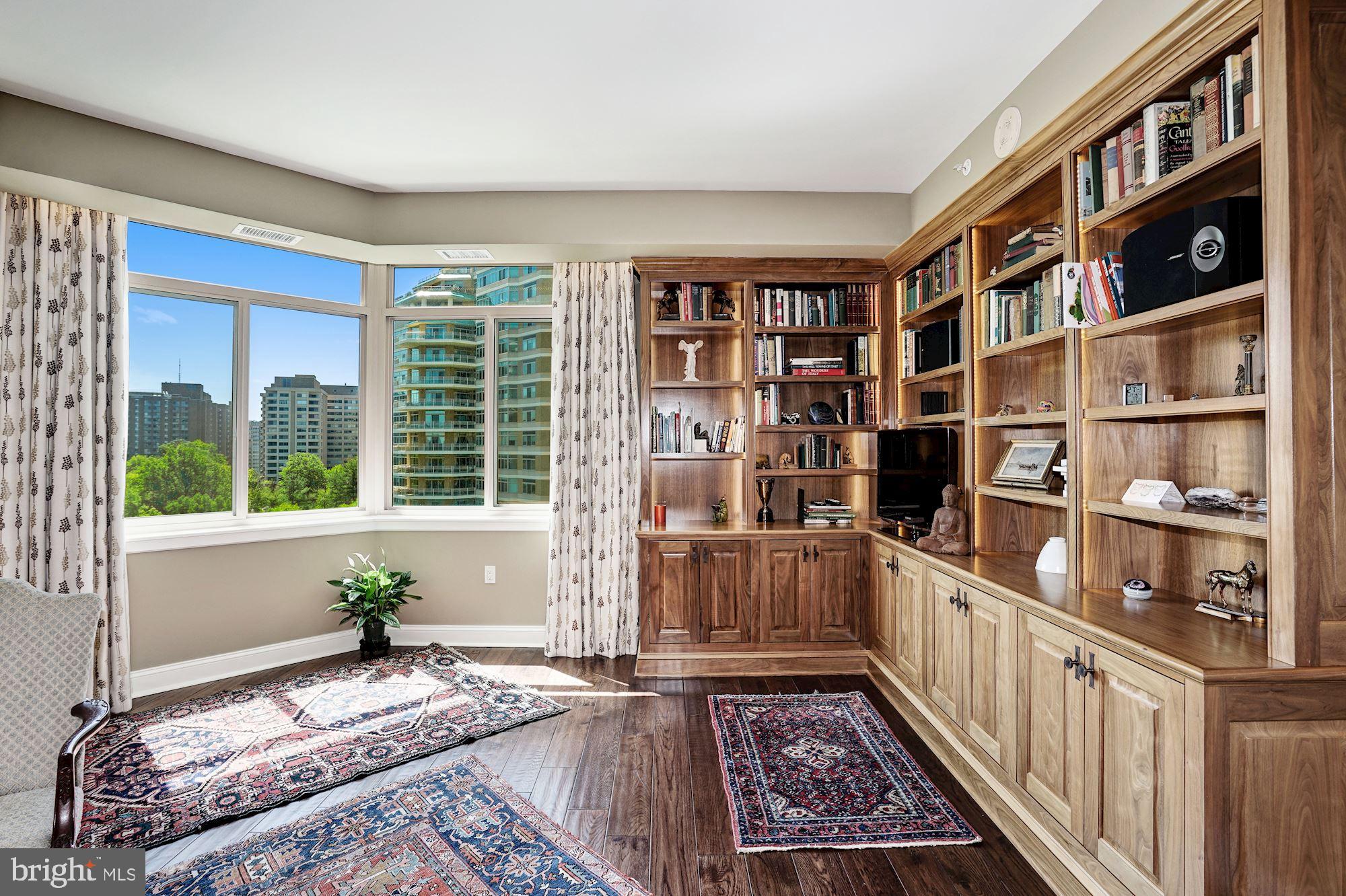 SOMERSET HOUSE CONDOS - Residential