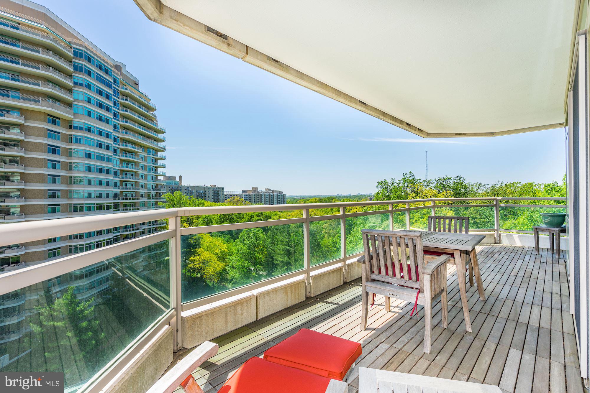 SOMERSET HOUSE CONDOS - Residential