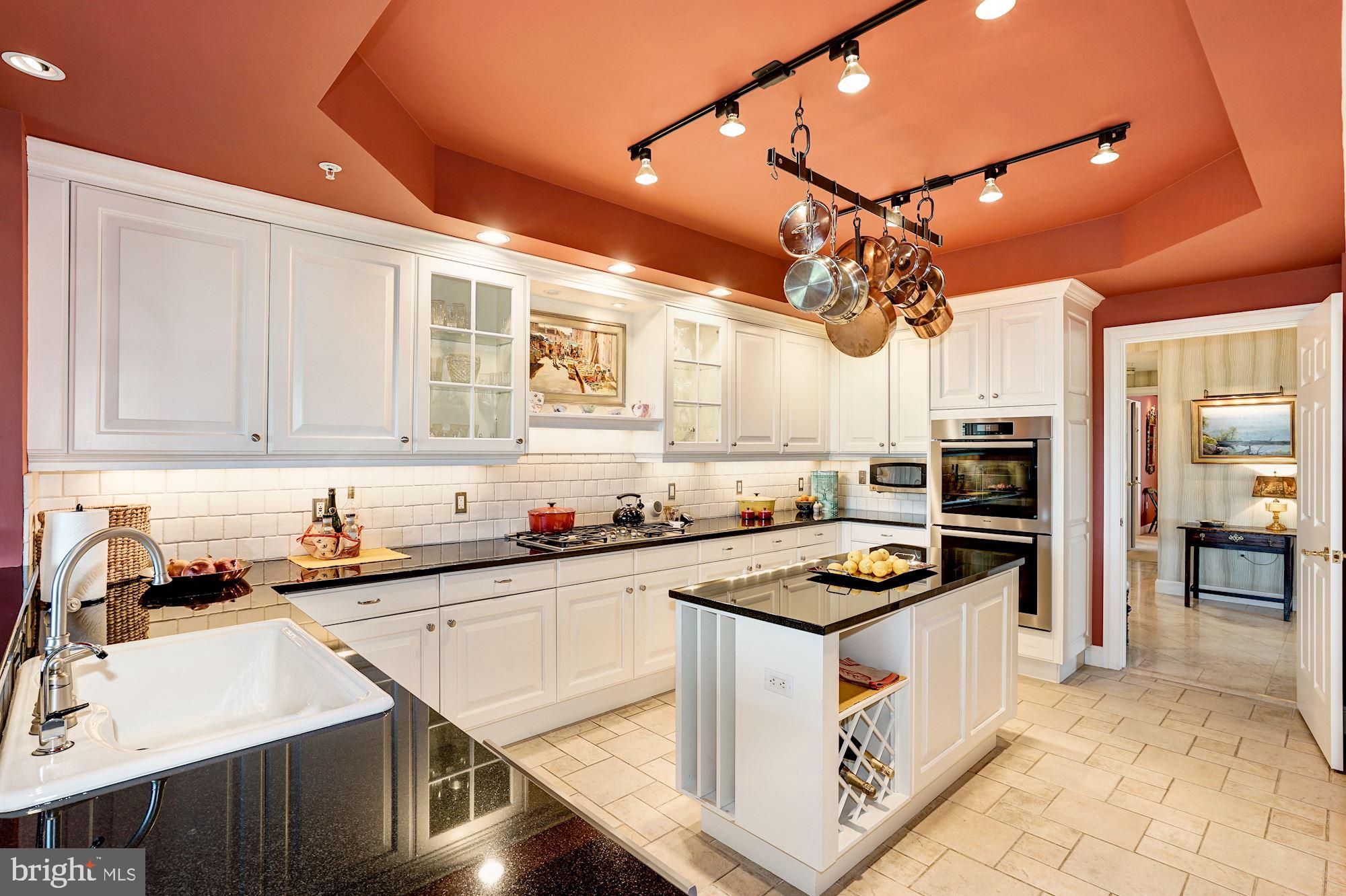 SOMERSET HOUSE CONDOS - Residential