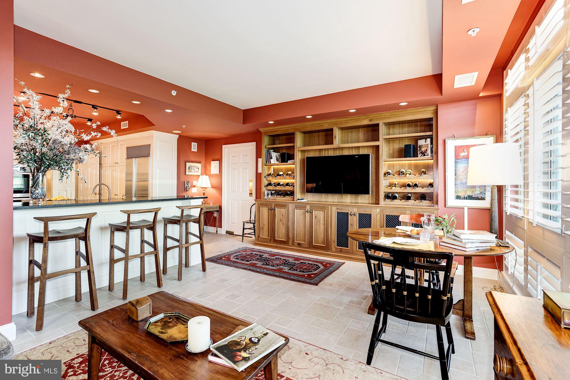 SOMERSET HOUSE CONDOS - Residential