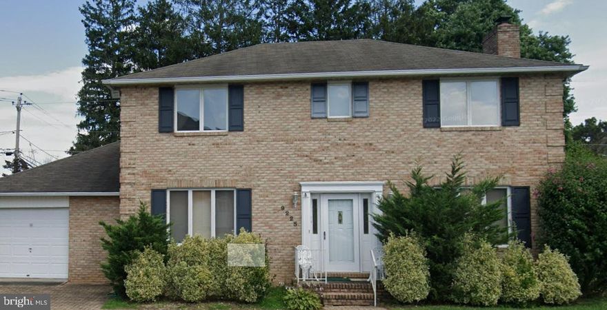 Executive styling brick colonial.  Well maintained but very dated.  Large room sizes and full basement.