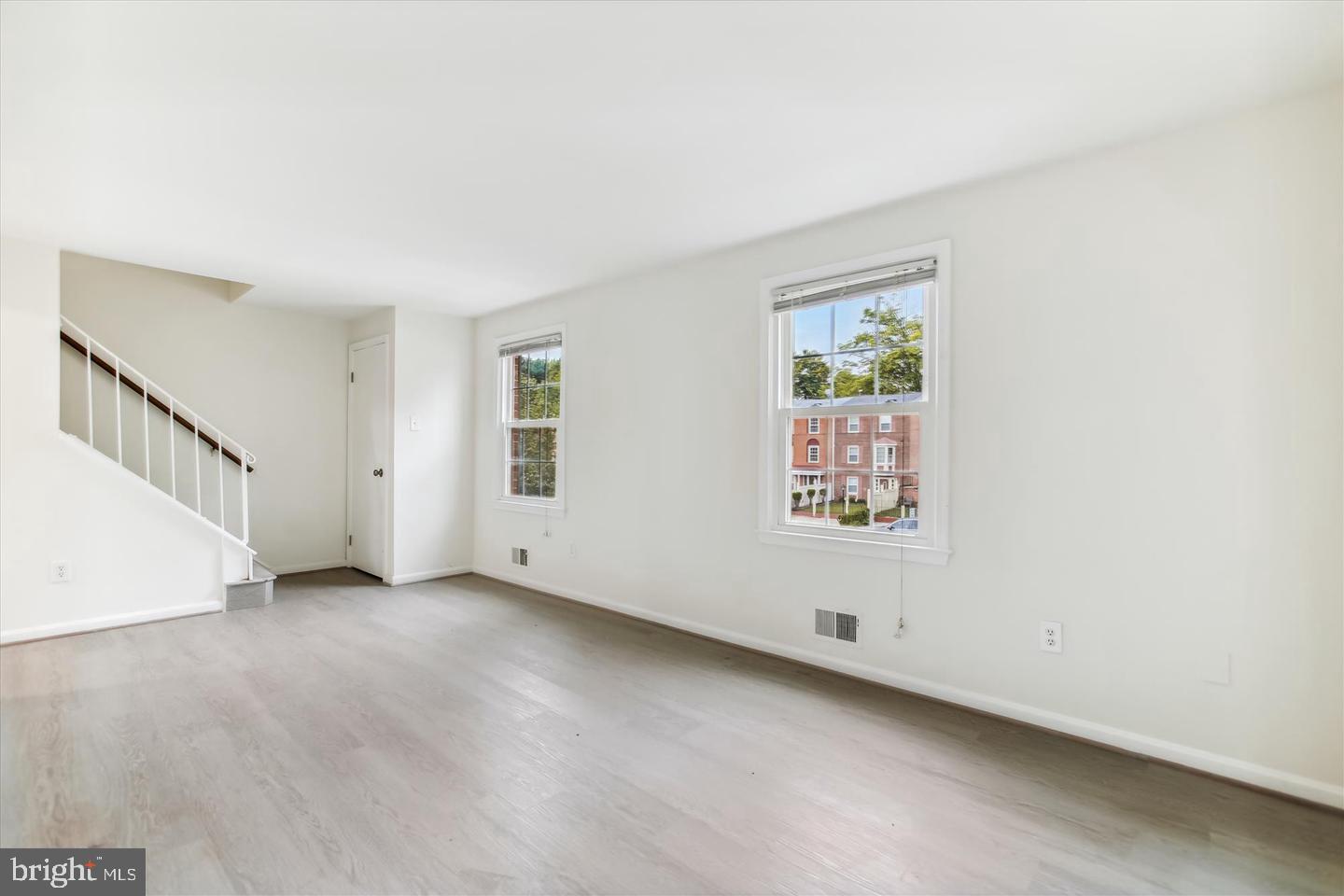 PINEWOOD LAKE - Residential Lease