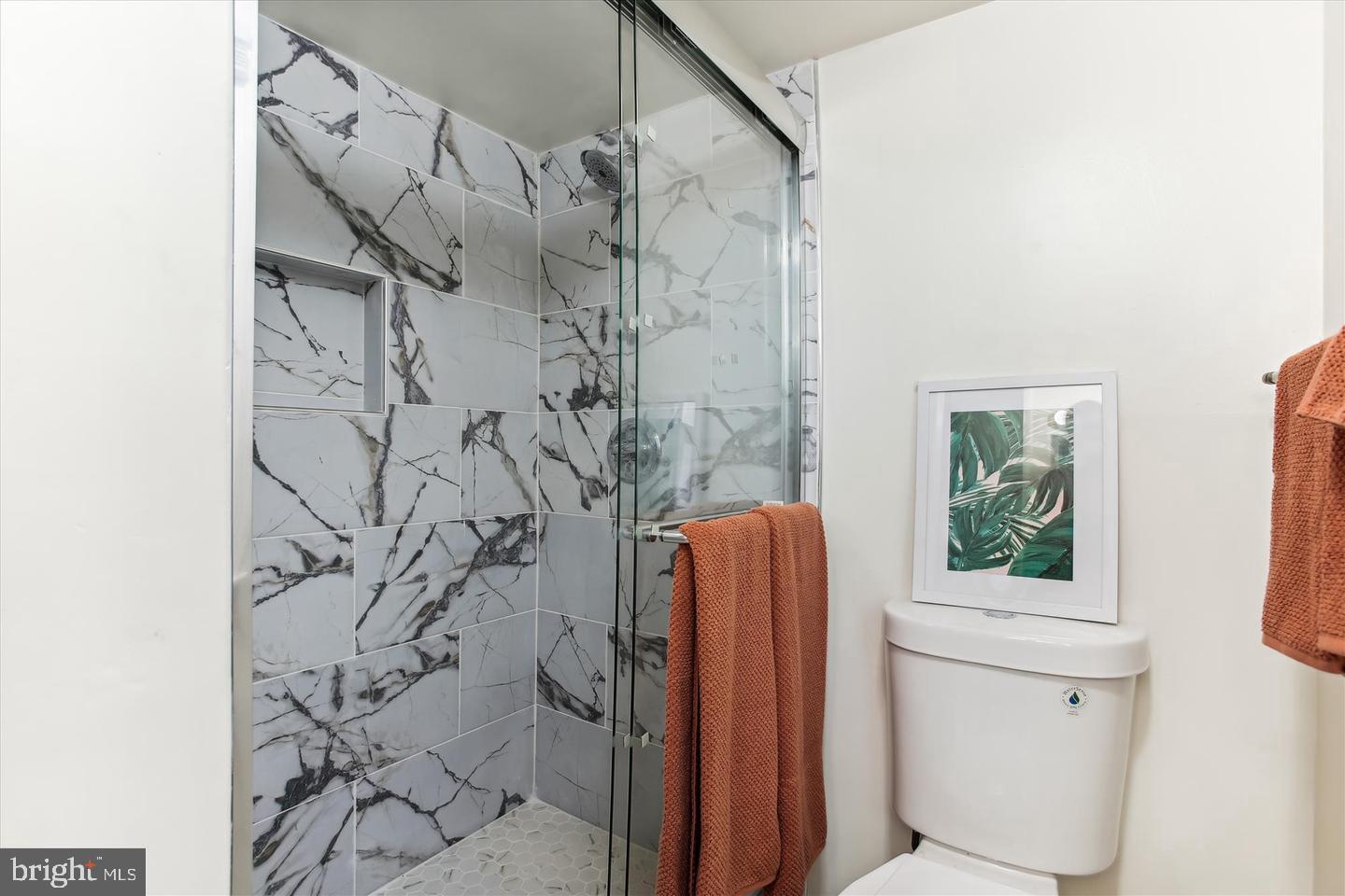 PINEWOOD LAKE - Residential Lease