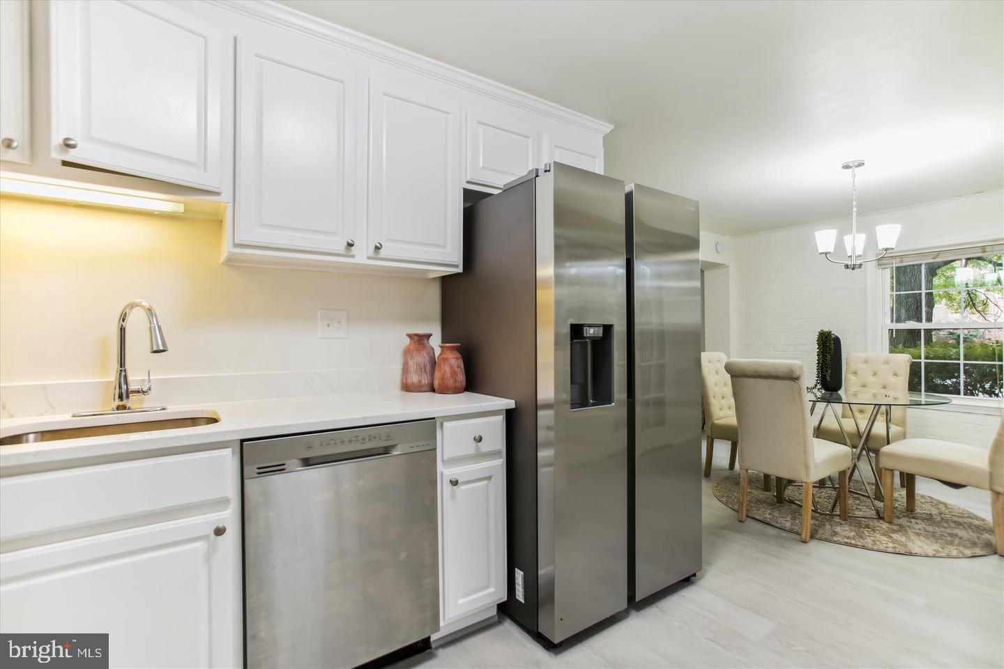 PINEWOOD LAKE - Residential Lease