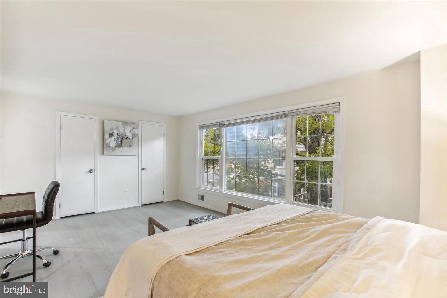 PINEWOOD LAKE - Residential Lease