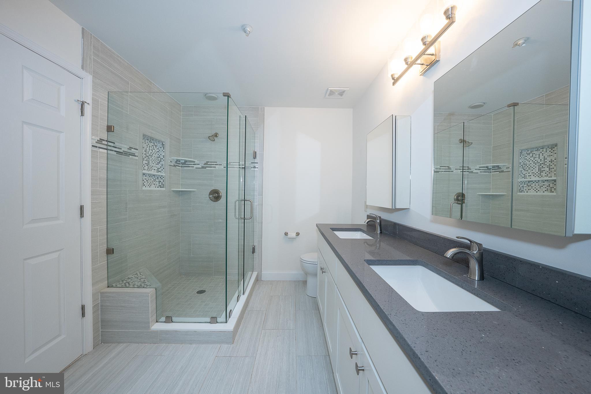 EARLES LAKE - Residential