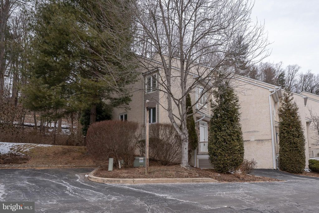 Photo of 514 Waters Edge, NEWTOWN SQUARE, PA 19073 (MLS # PADE2106596)