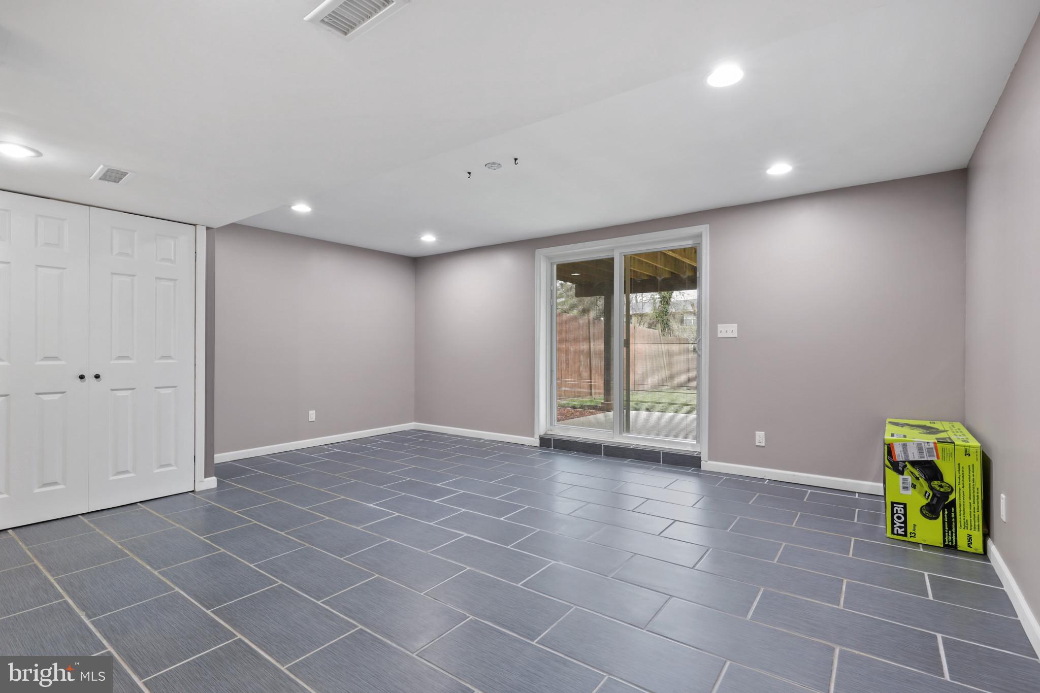 SATYR WOODS - Residential Lease