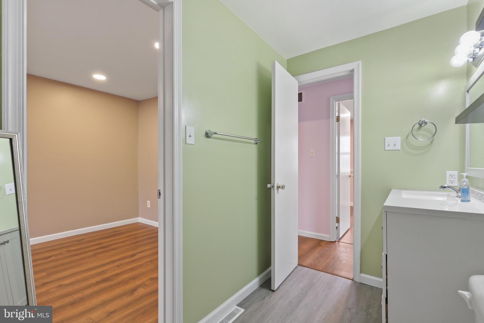 SATYR WOODS - Residential Lease