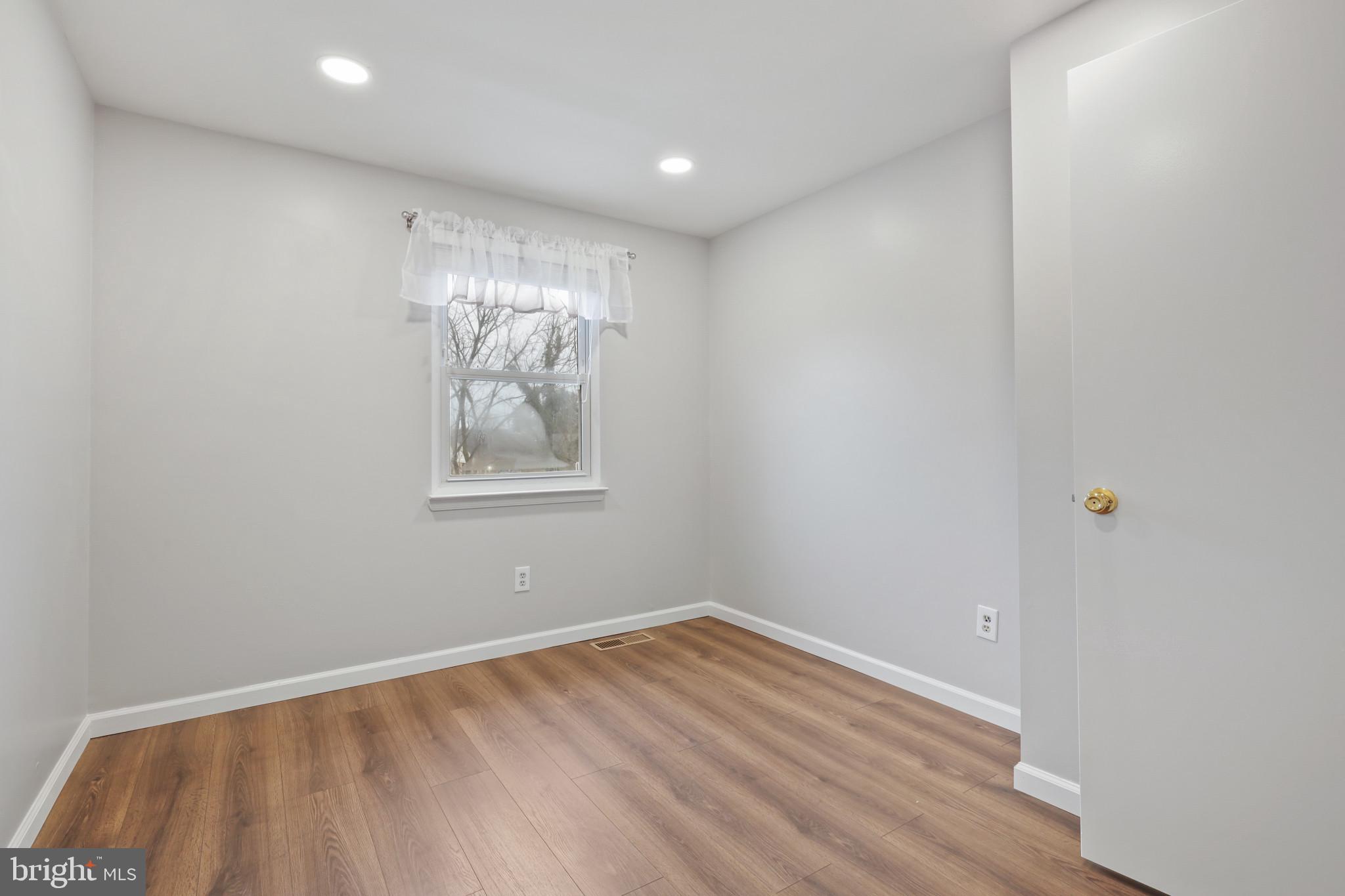 SATYR WOODS - Residential Lease