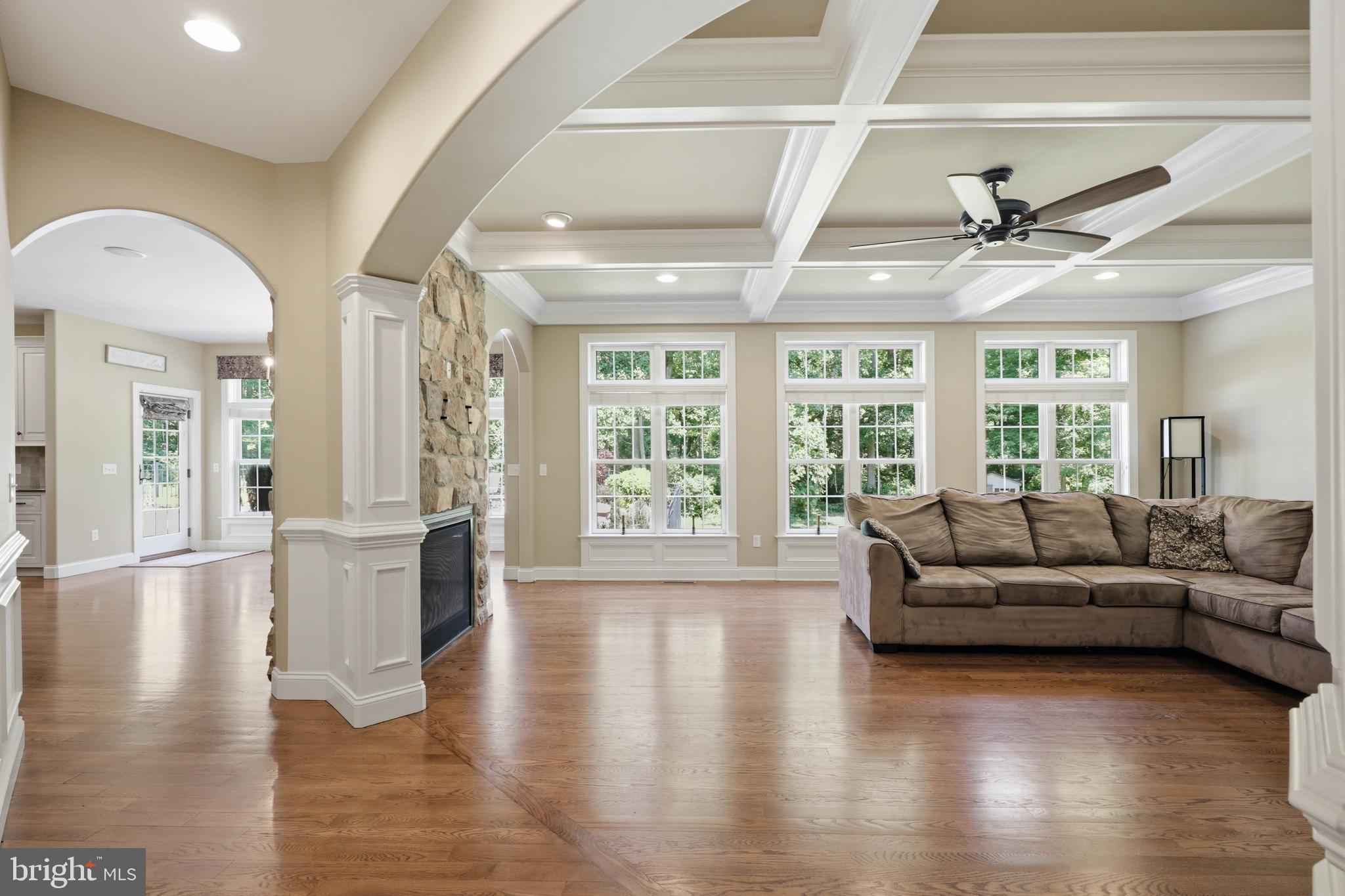 1392 FOX HILL DRIVE