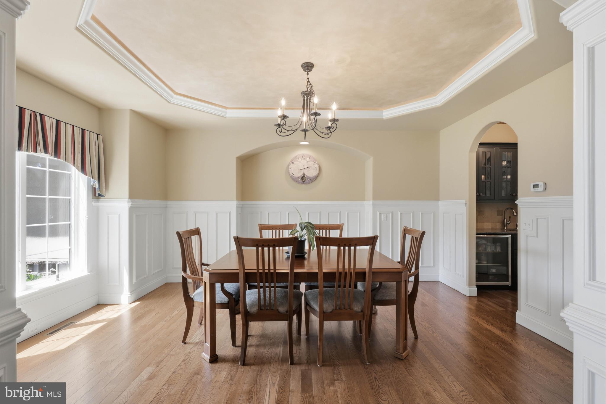 1392 FOX HILL DRIVE