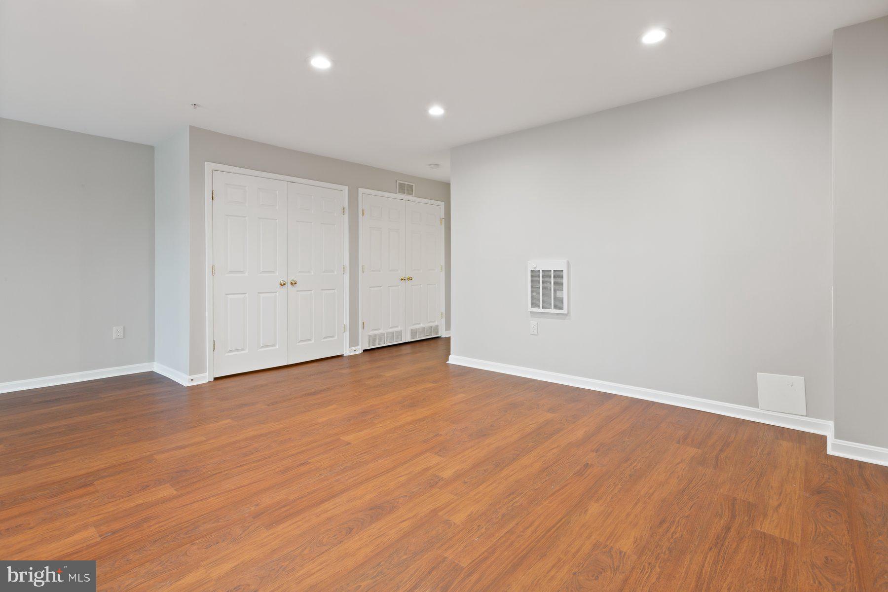 URBANA - Residential Lease