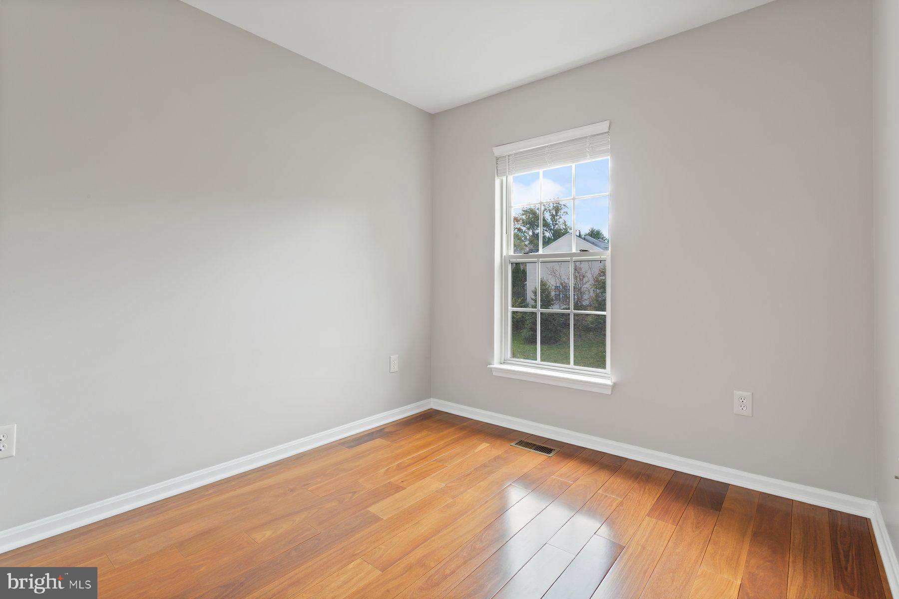 URBANA - Residential Lease