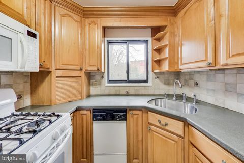Condo For Sale - 7611 Maple Avenue #202<br/> TAKOMA PARK, MD 20912