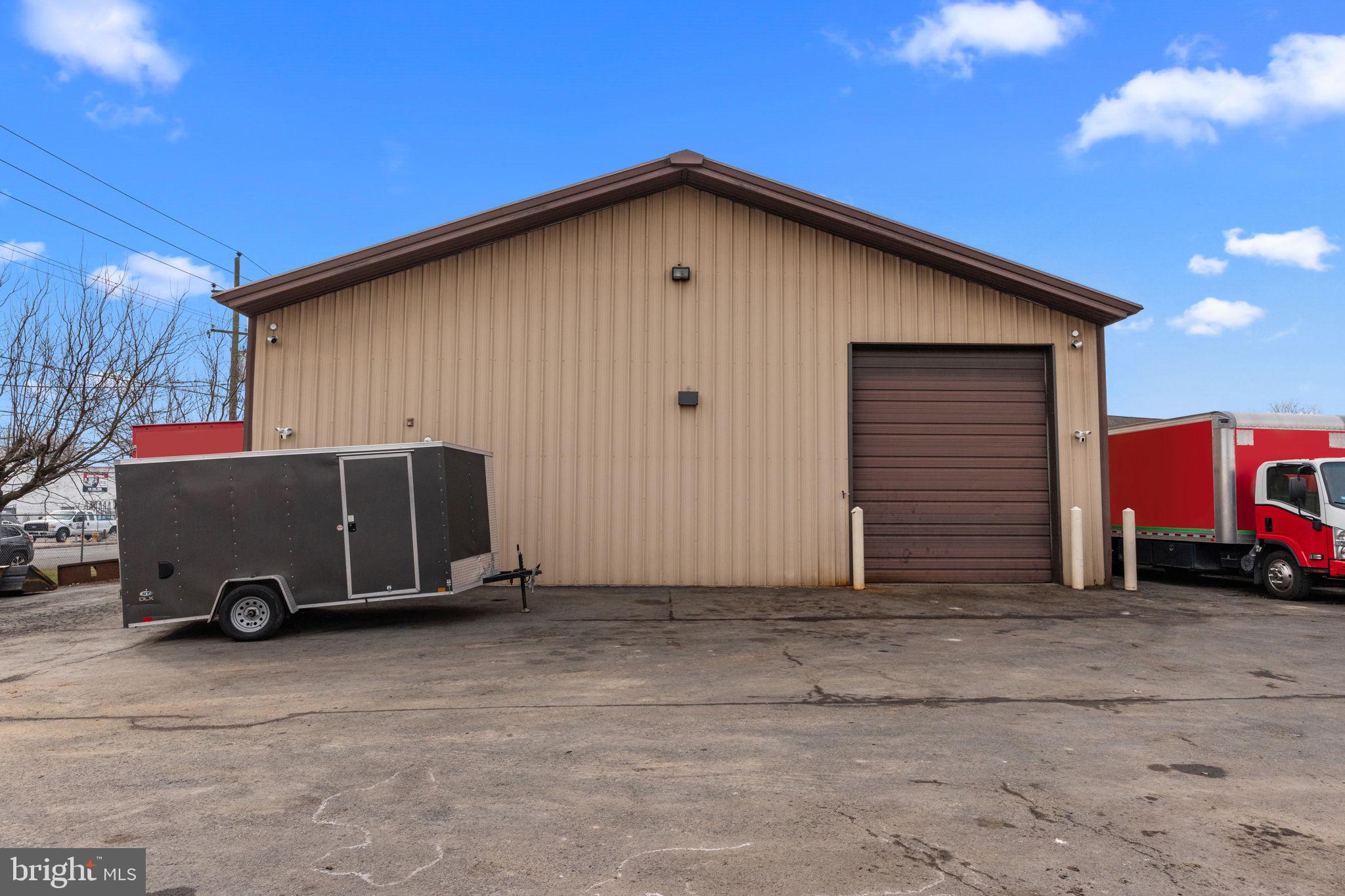 EDGELY - Commercial Sale