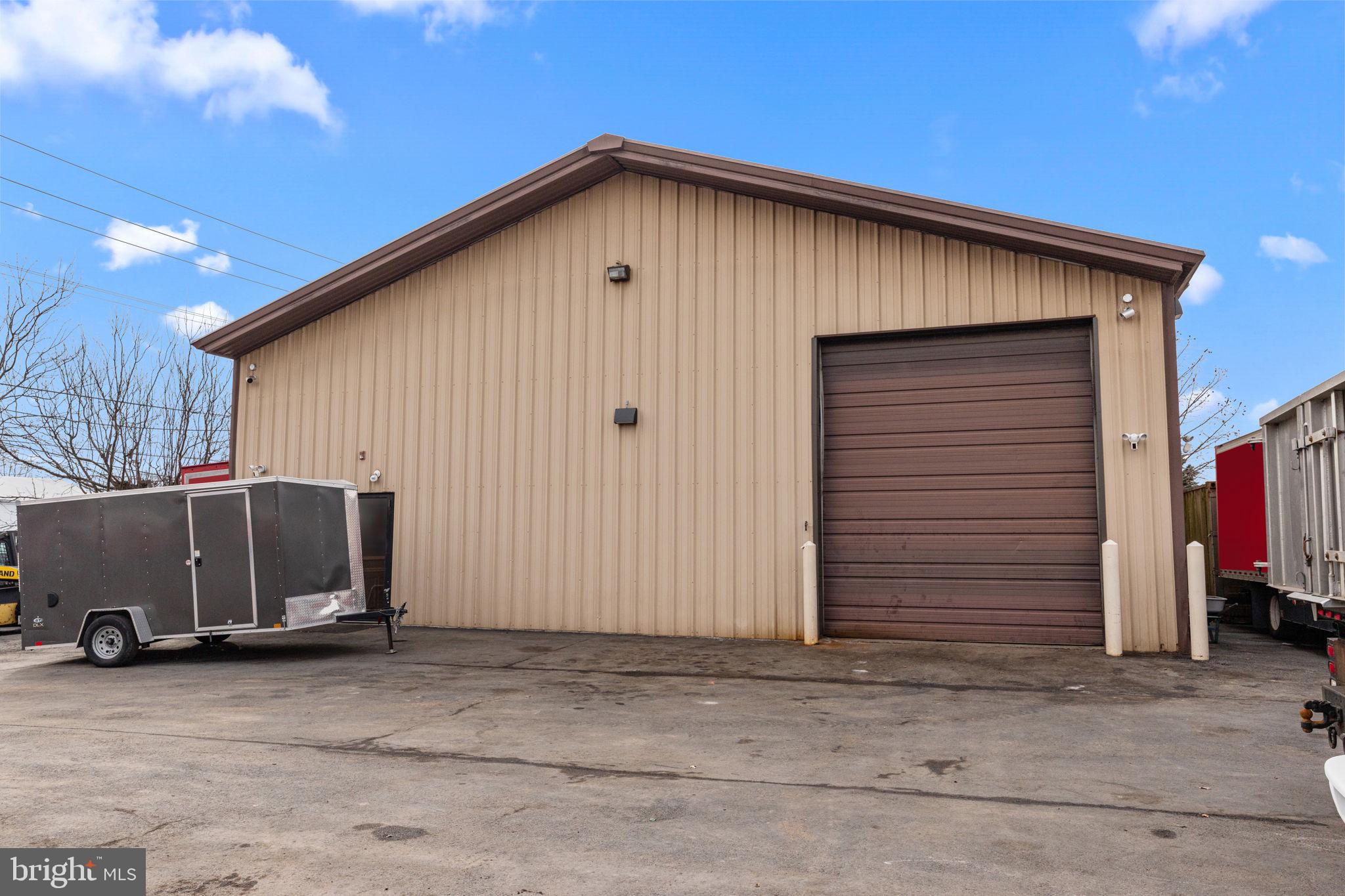 EDGELY - Commercial Sale