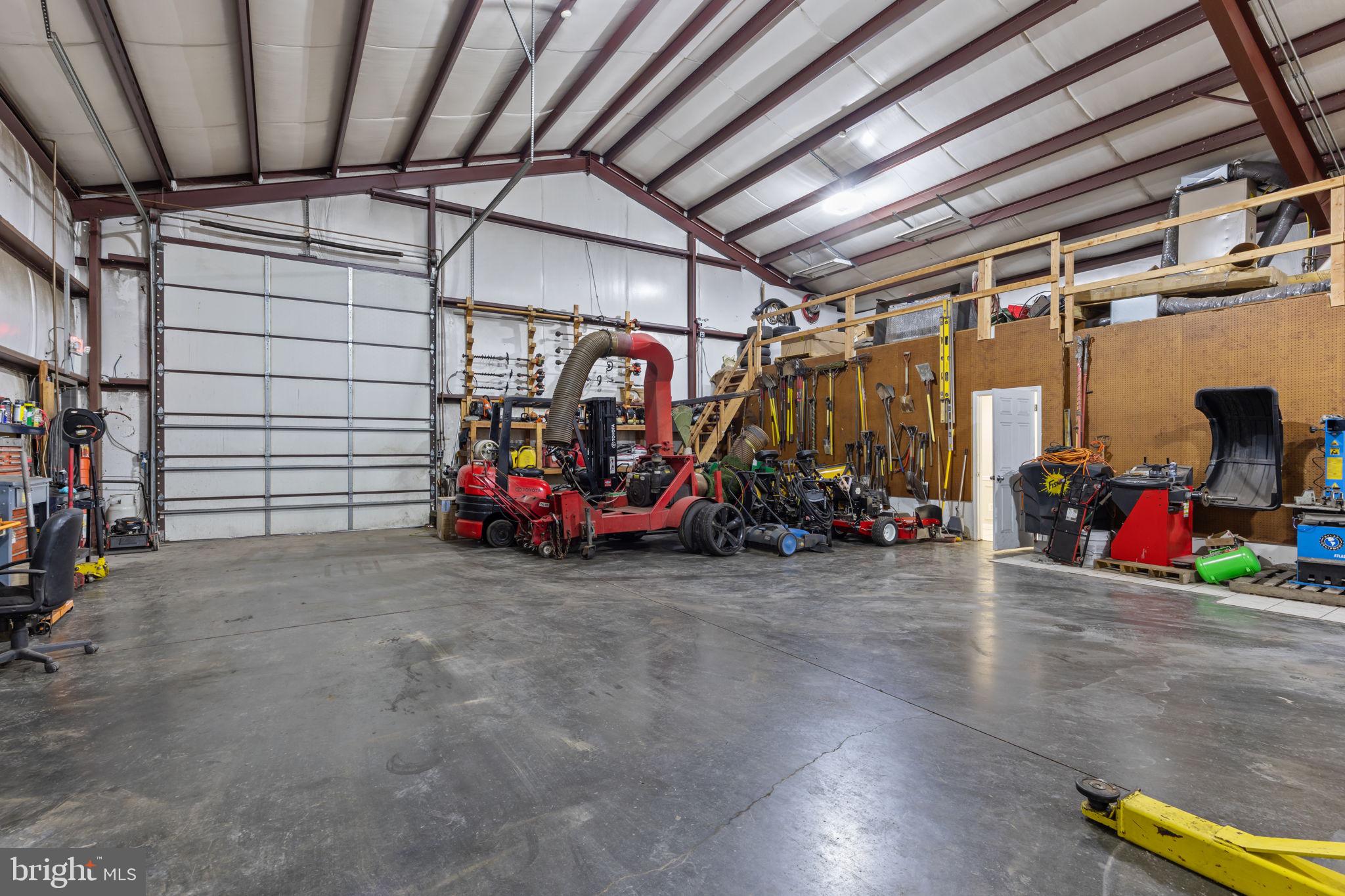 EDGELY - Commercial Sale