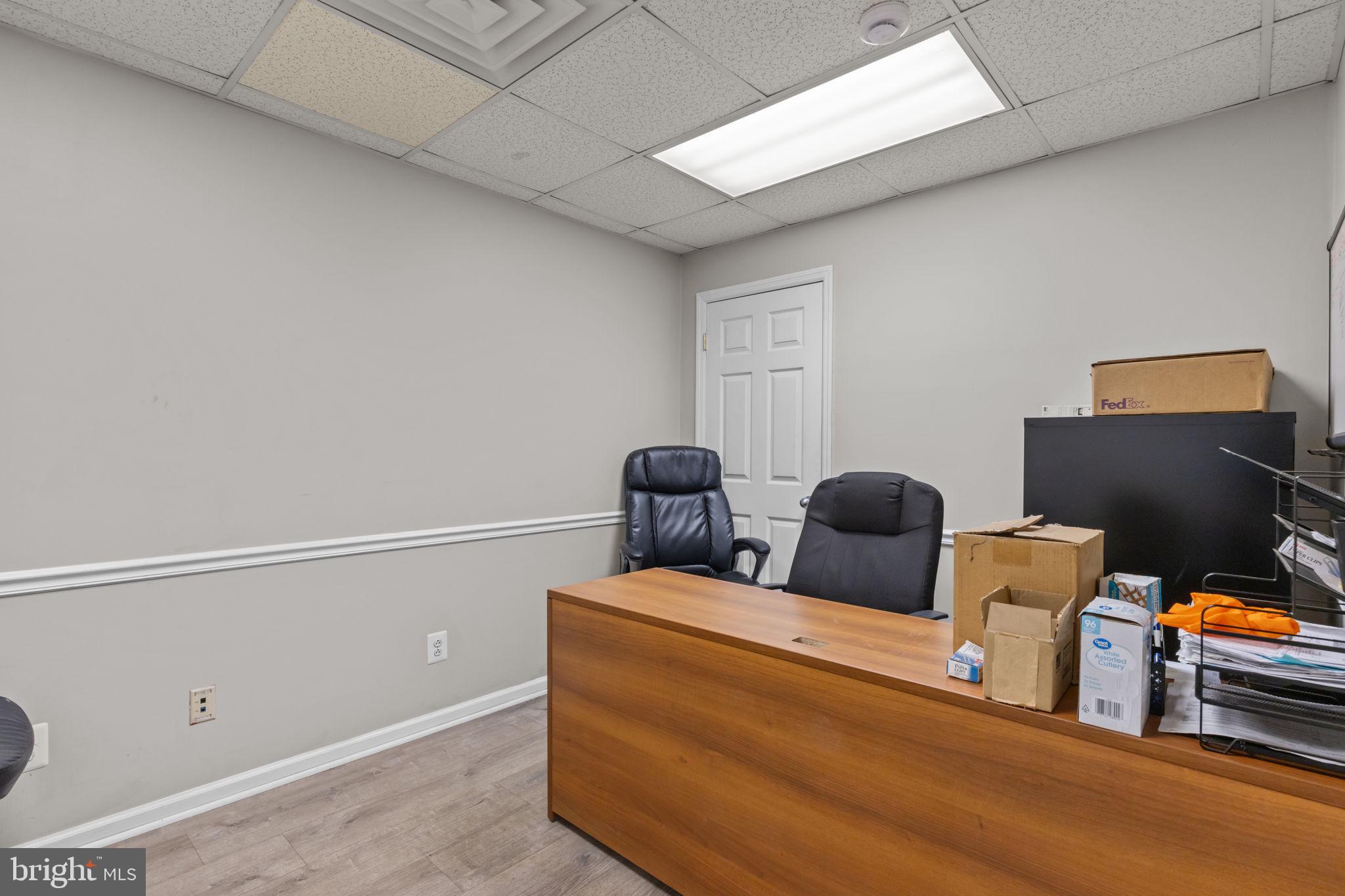 EDGELY - Commercial Sale