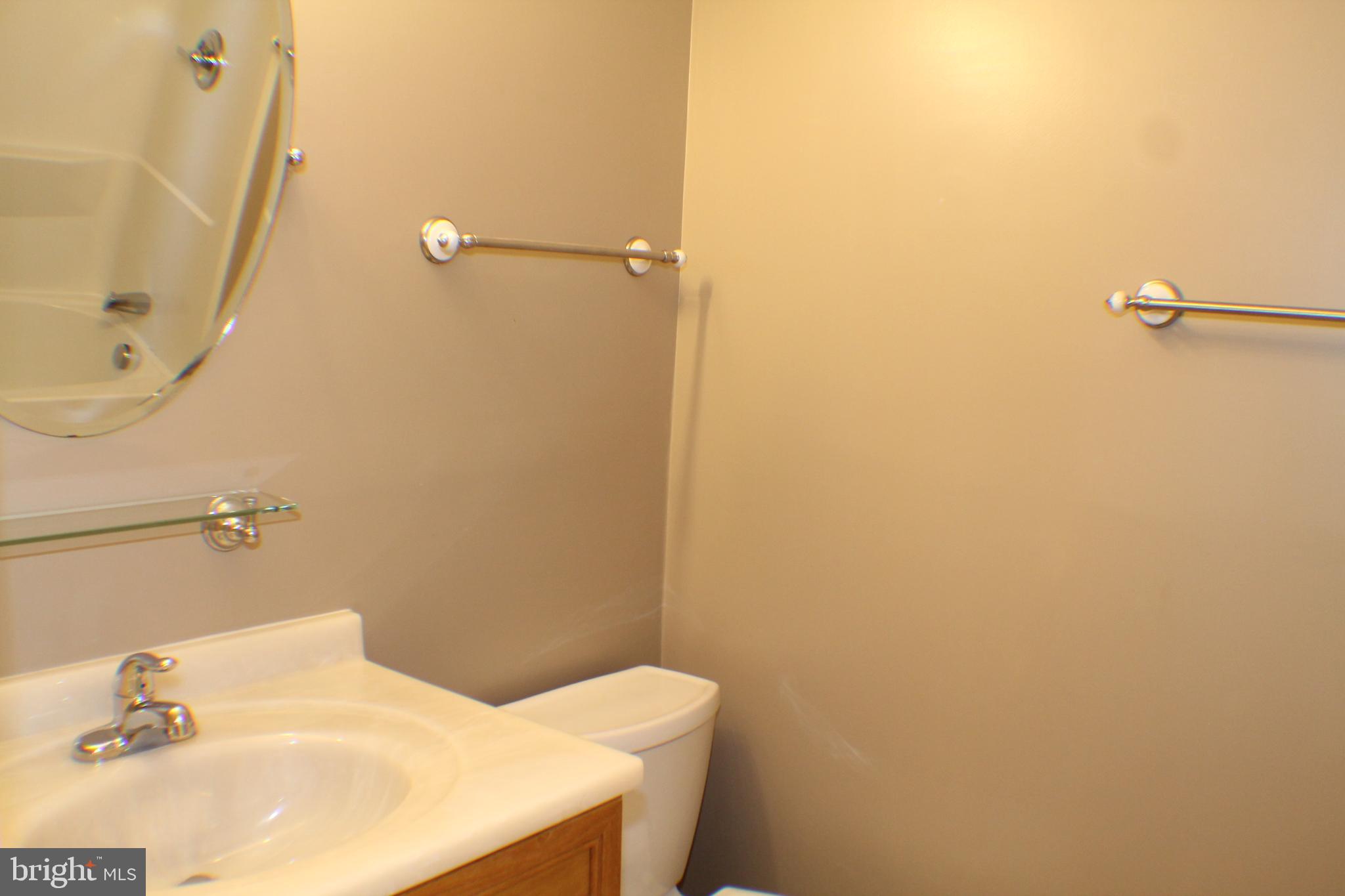 COURTS OF TYSONS - Residential Lease